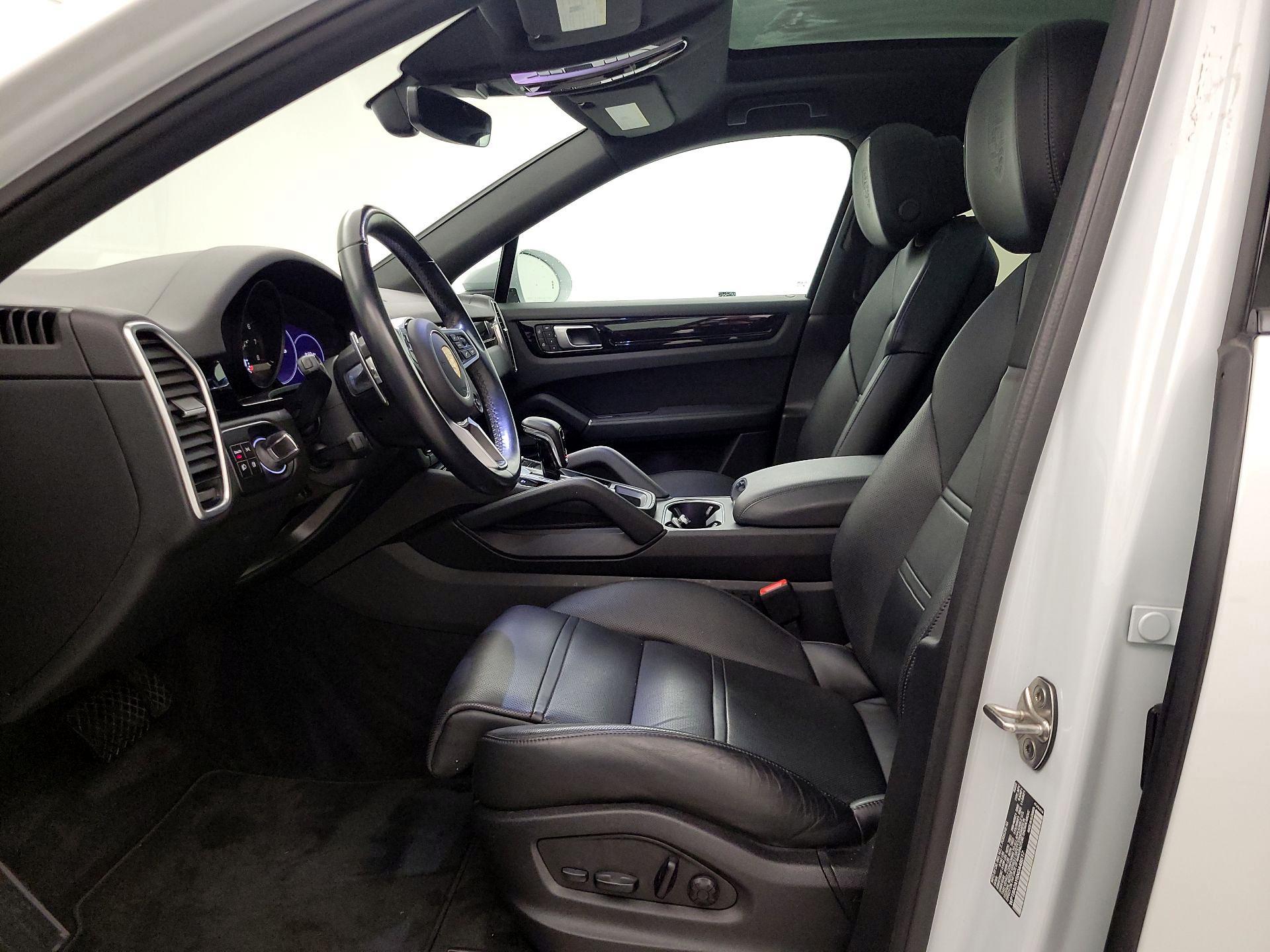 Thumbnail: 2022 Porsche Cayenne - 11