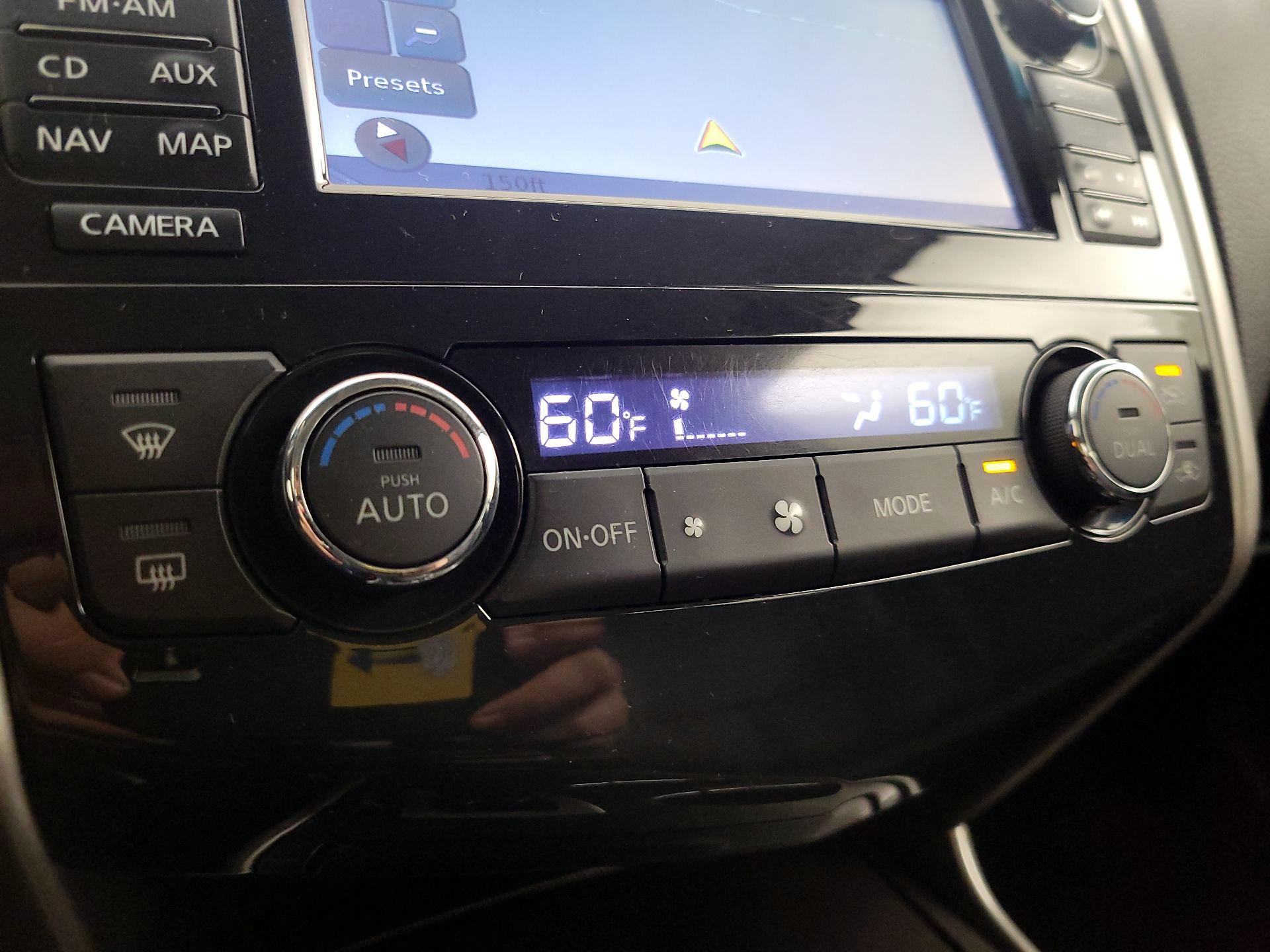 Thumbnail: 2014 Nissan Altima - 17