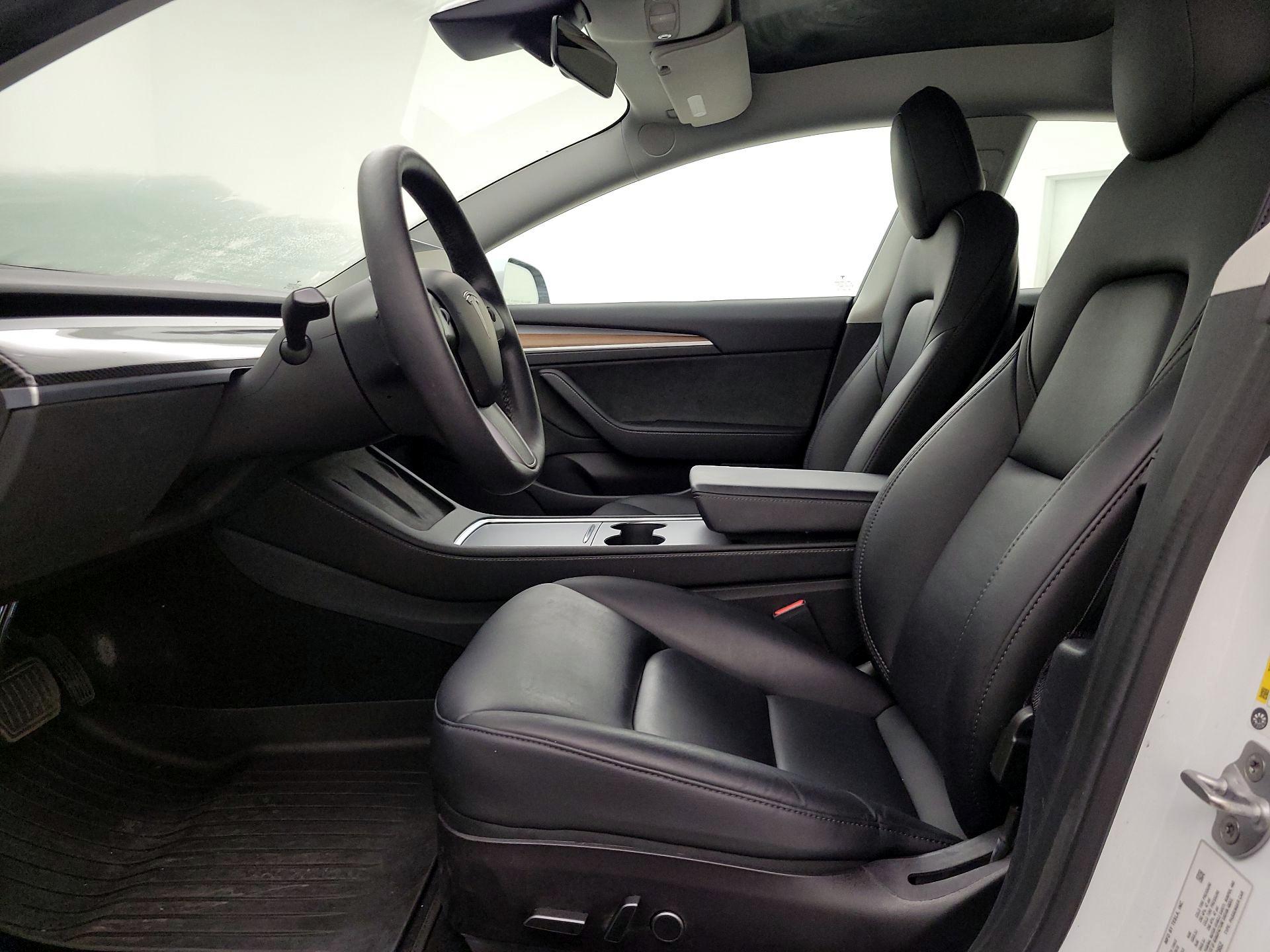 Thumbnail: 2022 Tesla Model 3 - 11