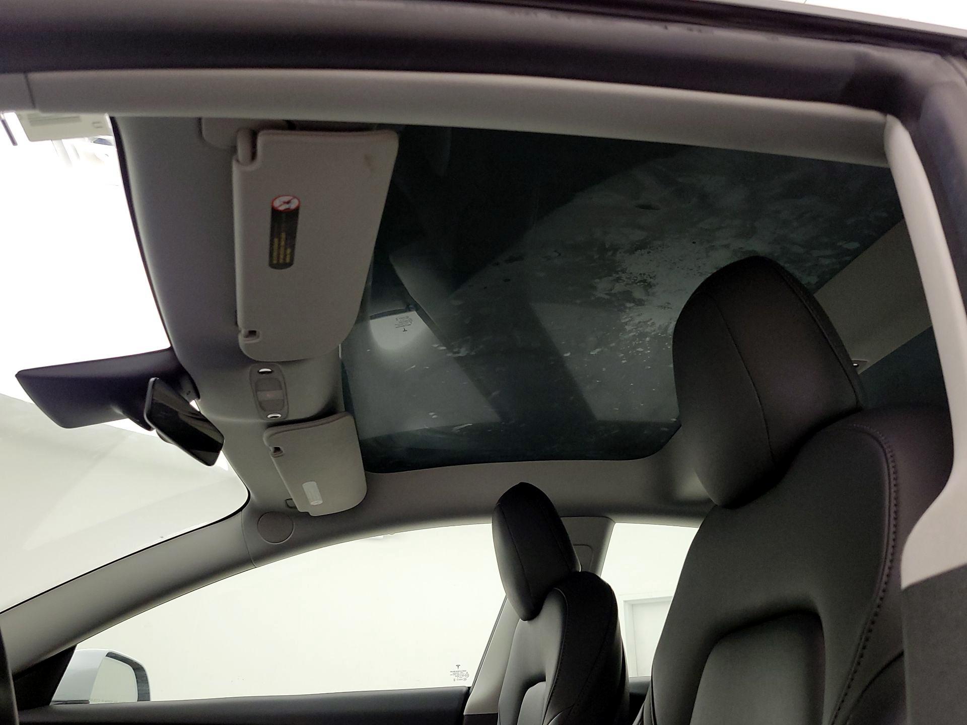 Thumbnail: 2022 Tesla Model 3 - 19