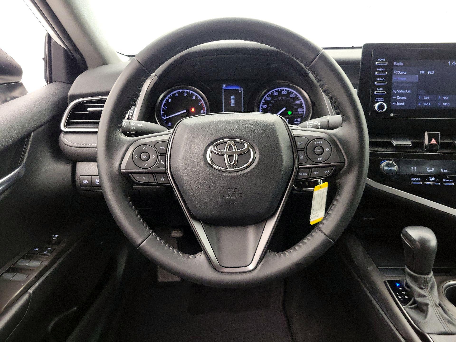 Thumbnail: 2021 Toyota Camry - 10