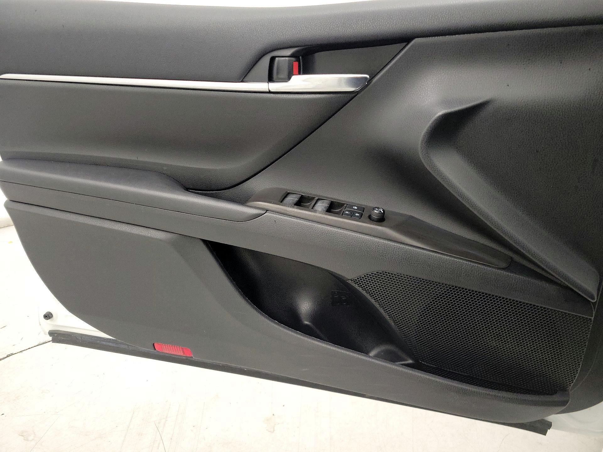 Thumbnail: 2021 Toyota Camry - 12