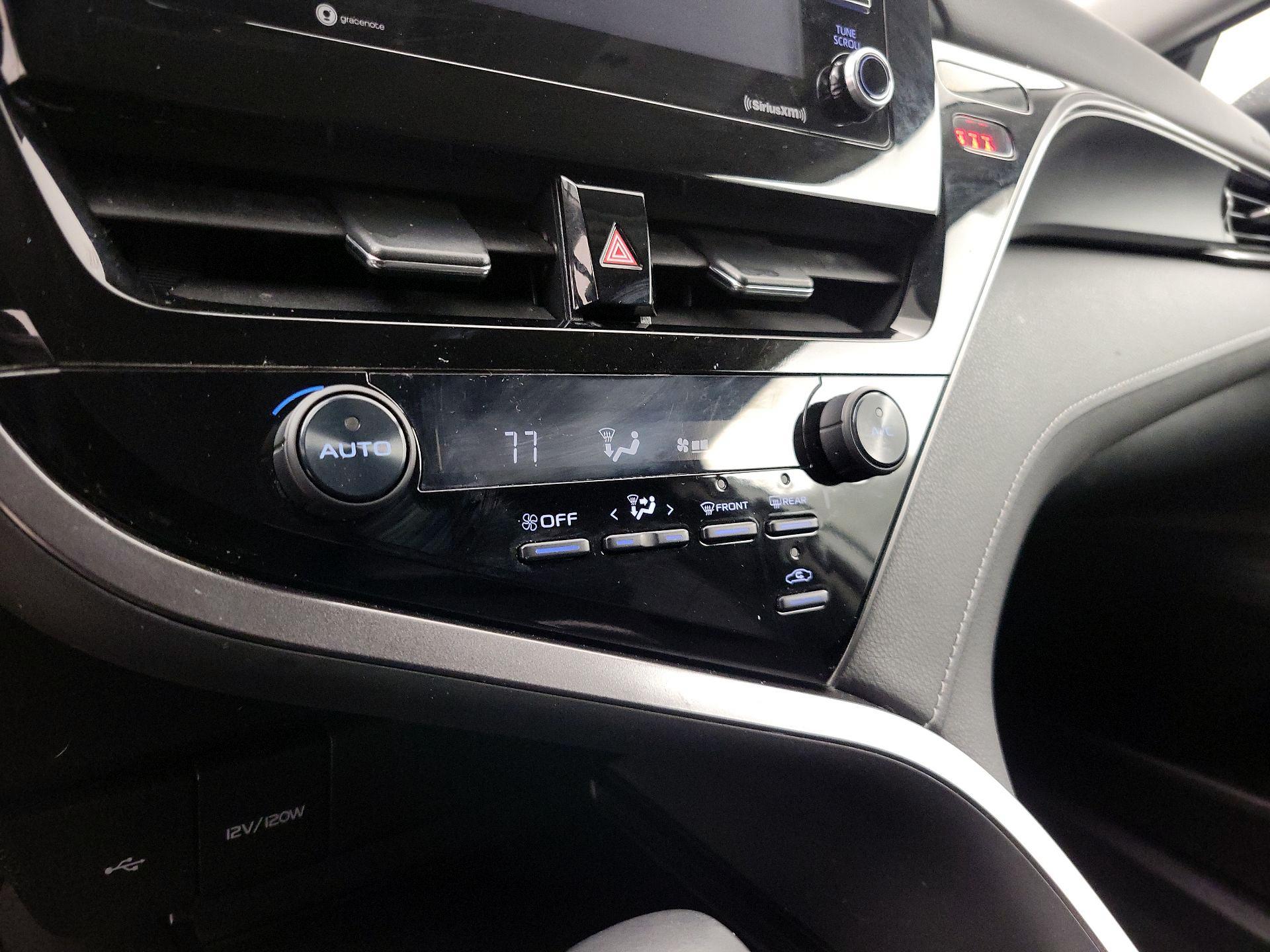 Thumbnail: 2021 Toyota Camry - 16