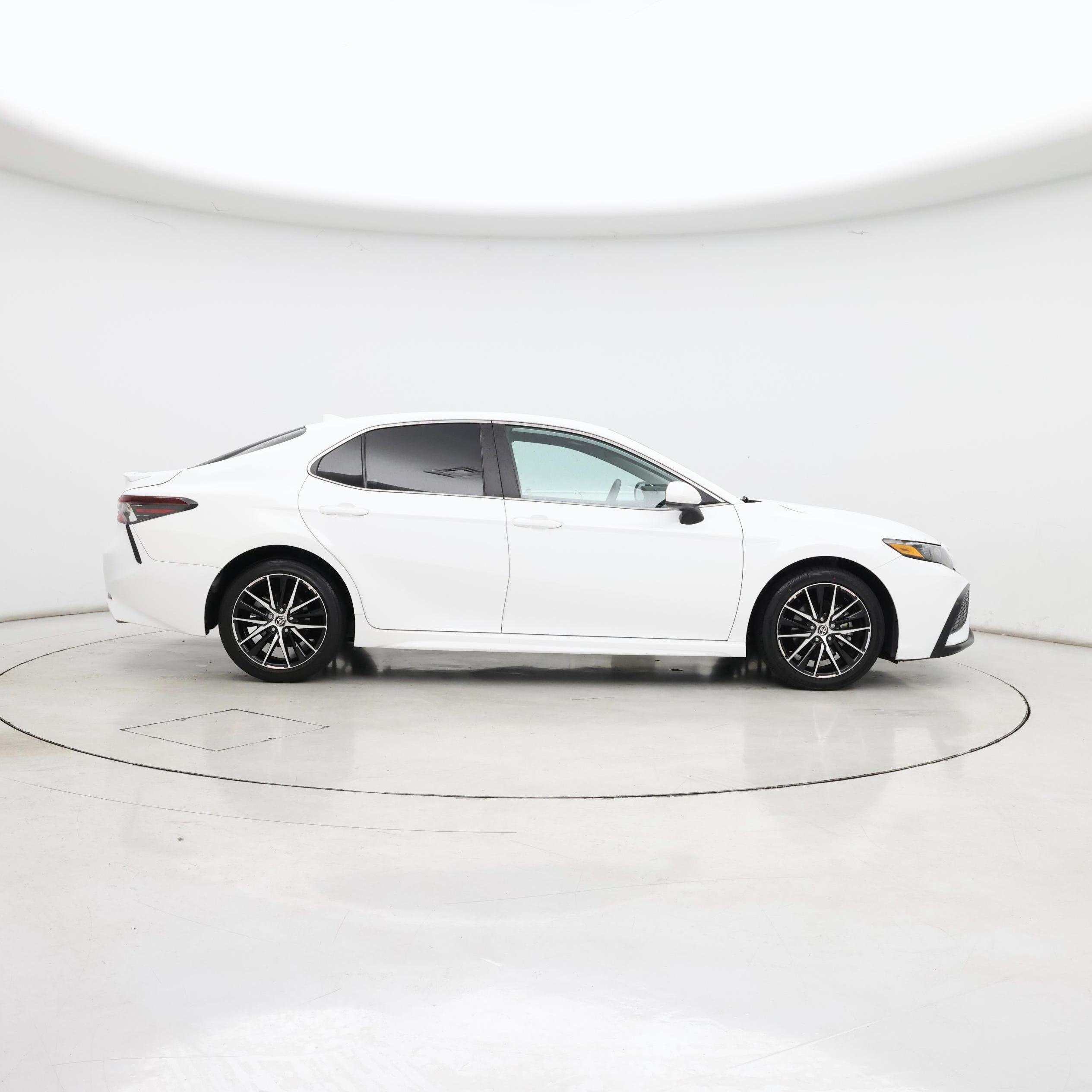 Thumbnail: 2021 Toyota Camry - 7