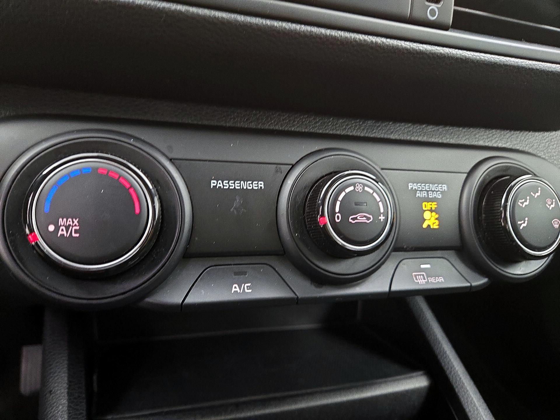 Thumbnail: 2024 Kia Forte - 16