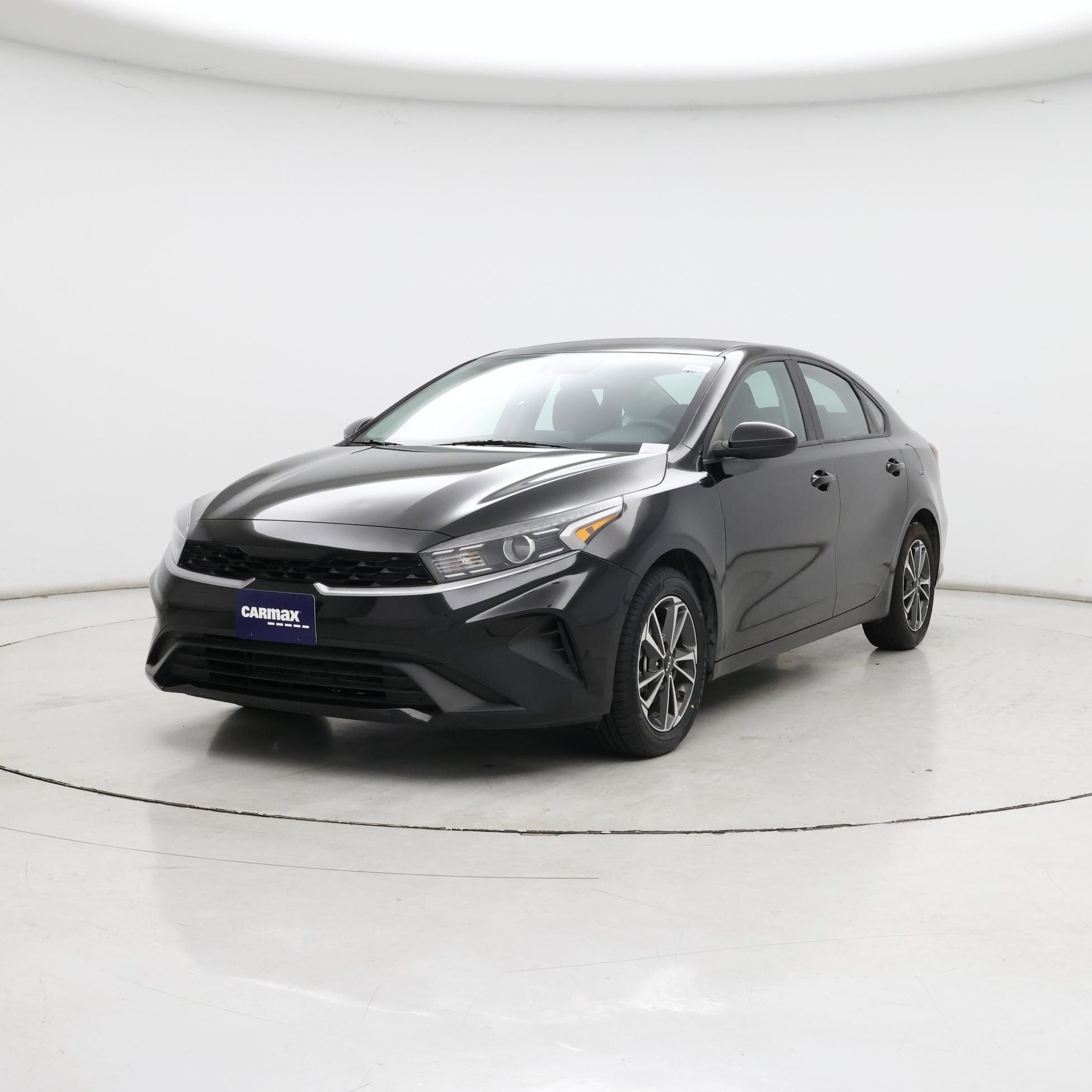 Thumbnail: 2024 Kia Forte - 4