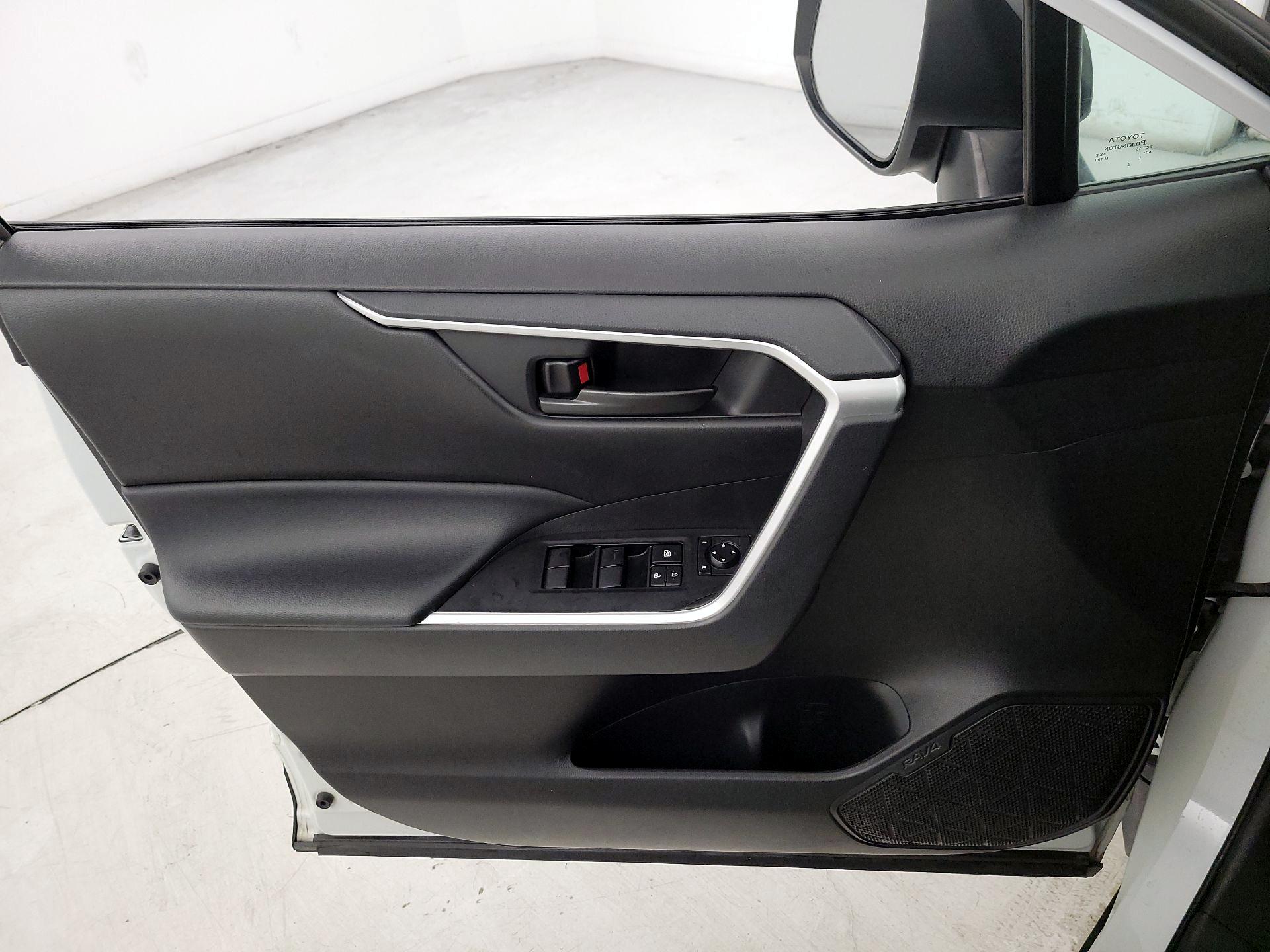 Thumbnail: 2023 Toyota RAV4 - 12