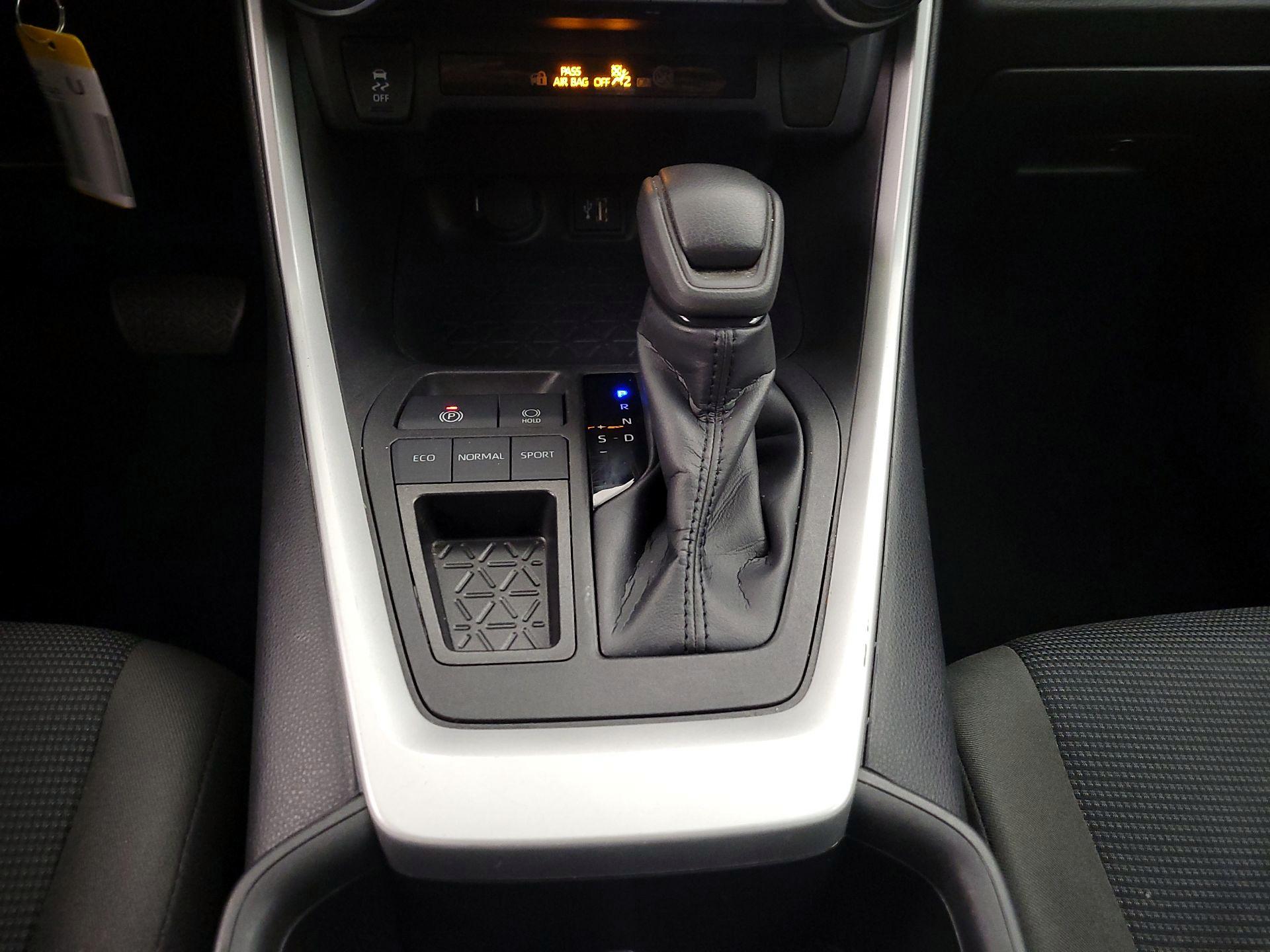 Thumbnail: 2023 Toyota RAV4 - 16