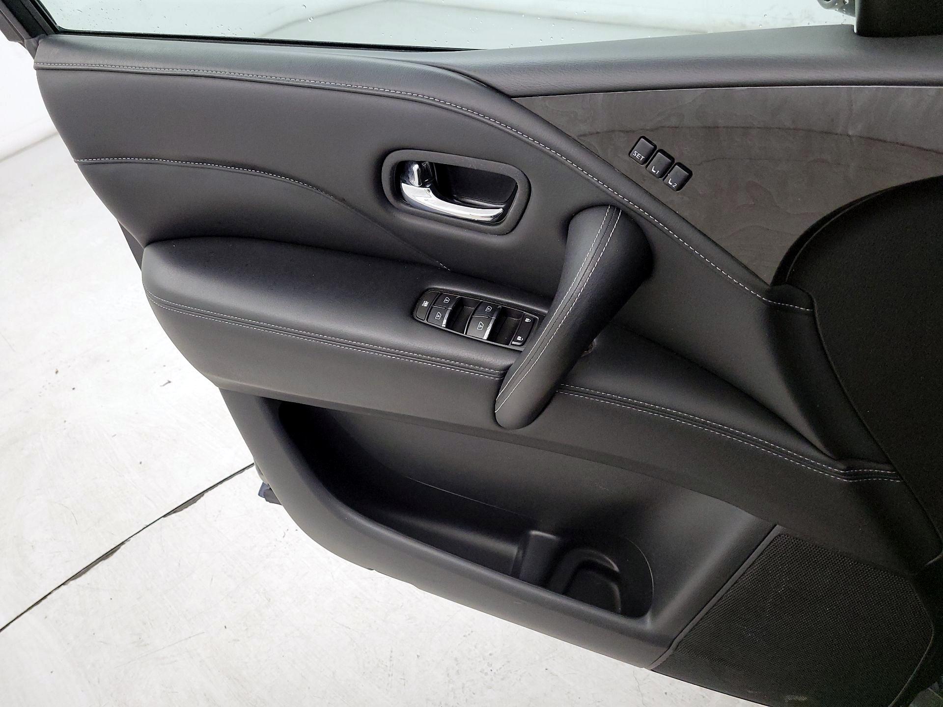 Thumbnail: 2024 INFINITI QX80 - 12