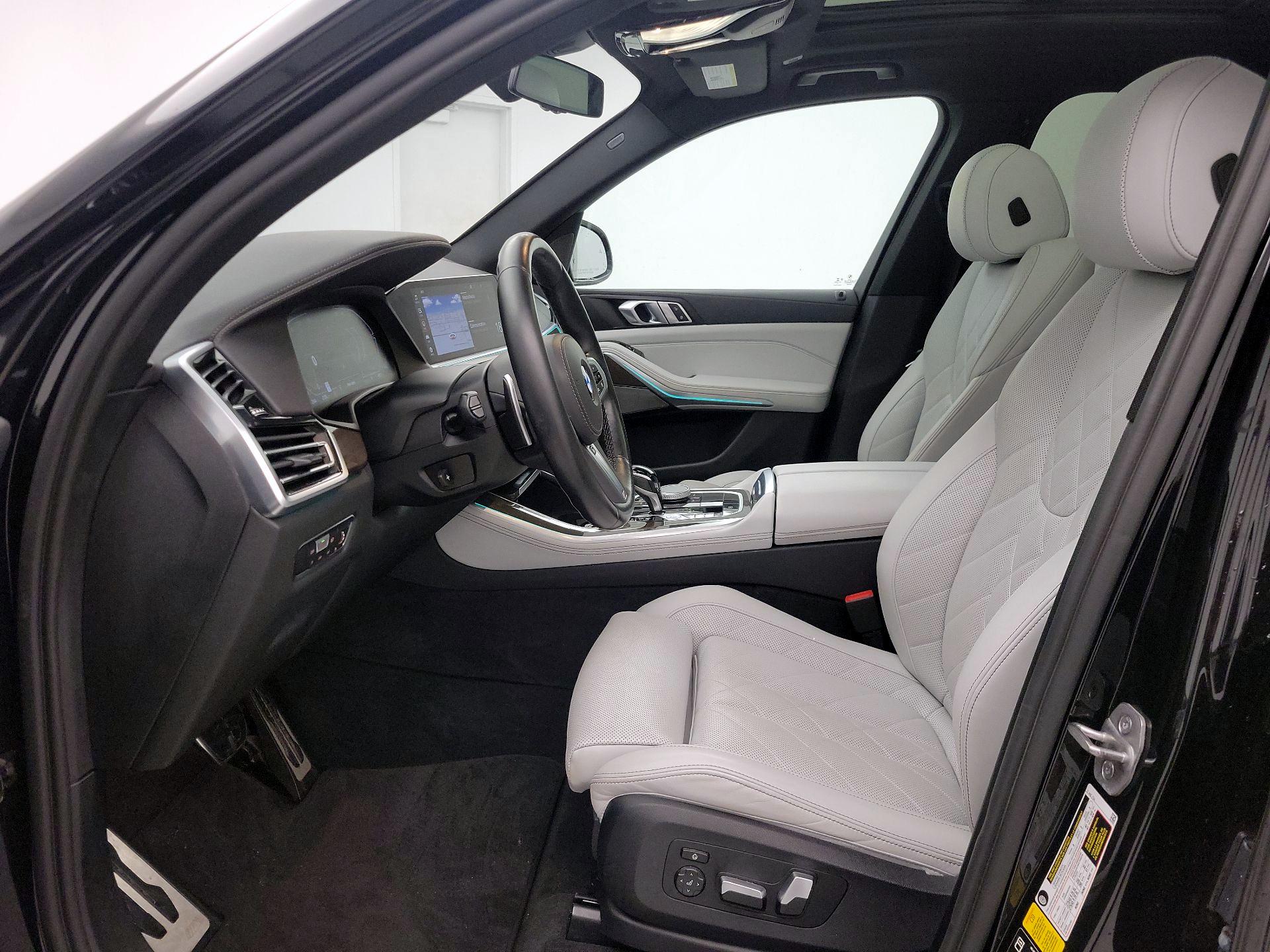 Thumbnail: 2023 BMW X5 - 11