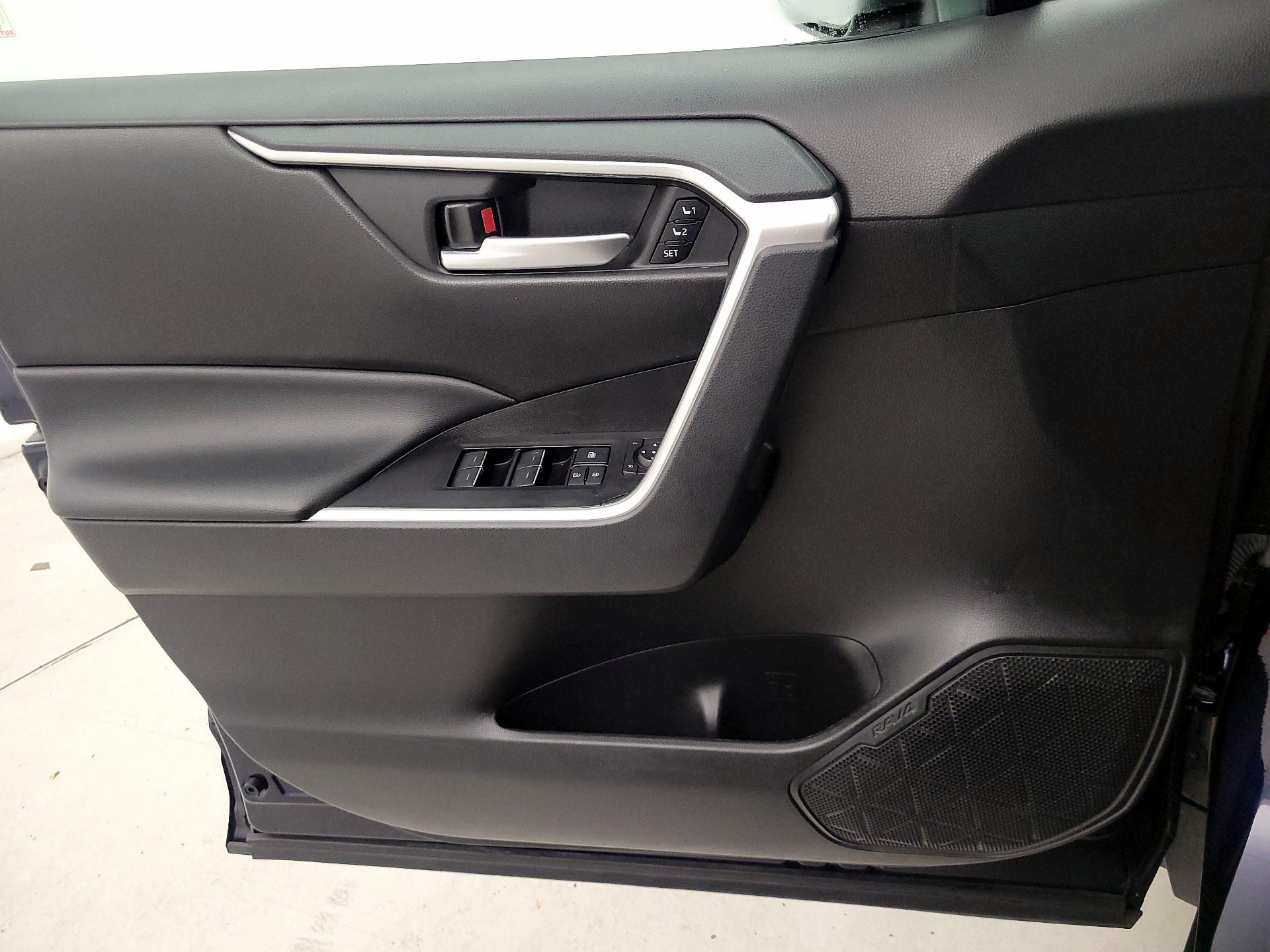 Thumbnail: 2023 Toyota RAV4 - 12