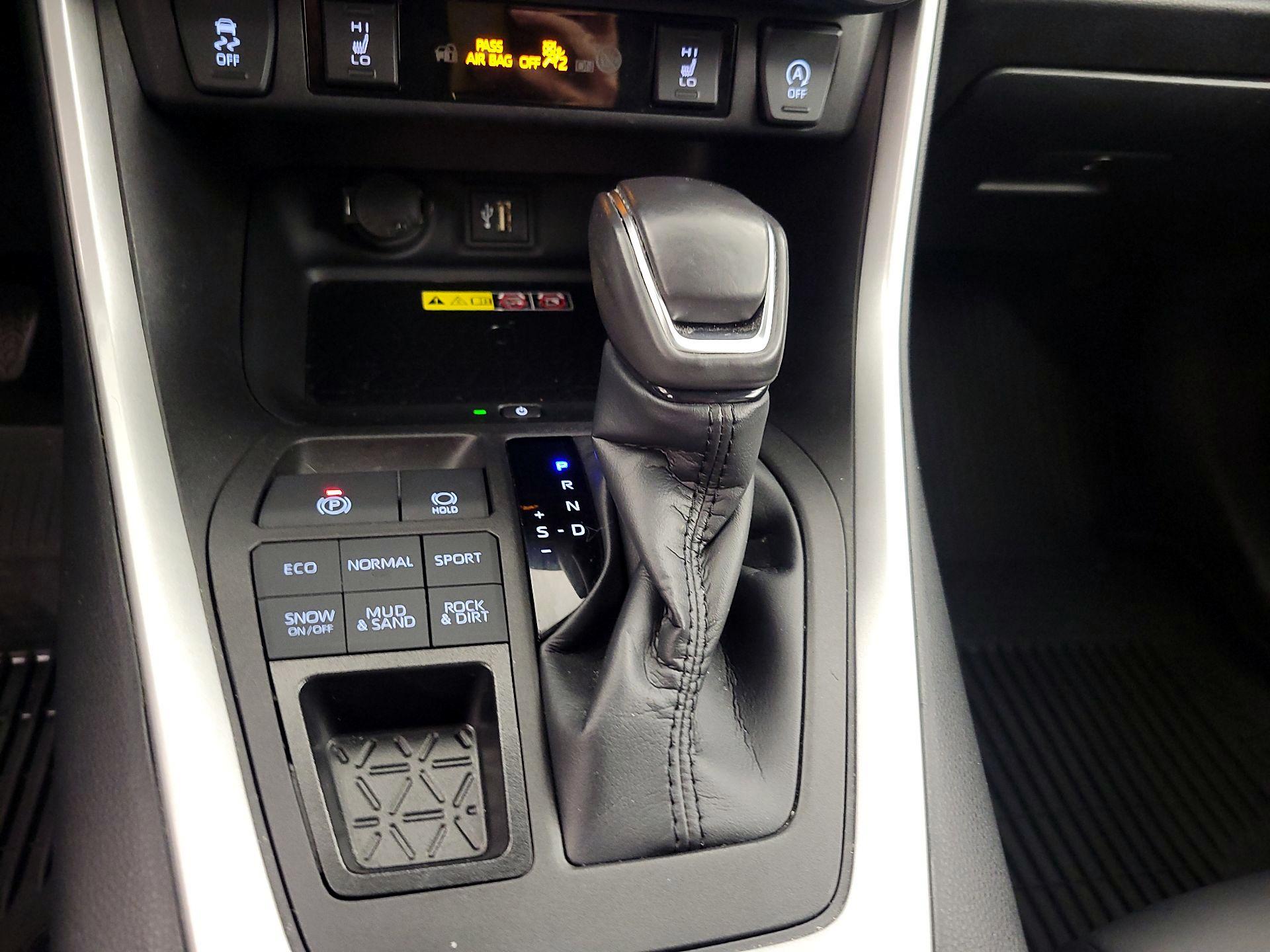 Thumbnail: 2023 Toyota RAV4 - 17