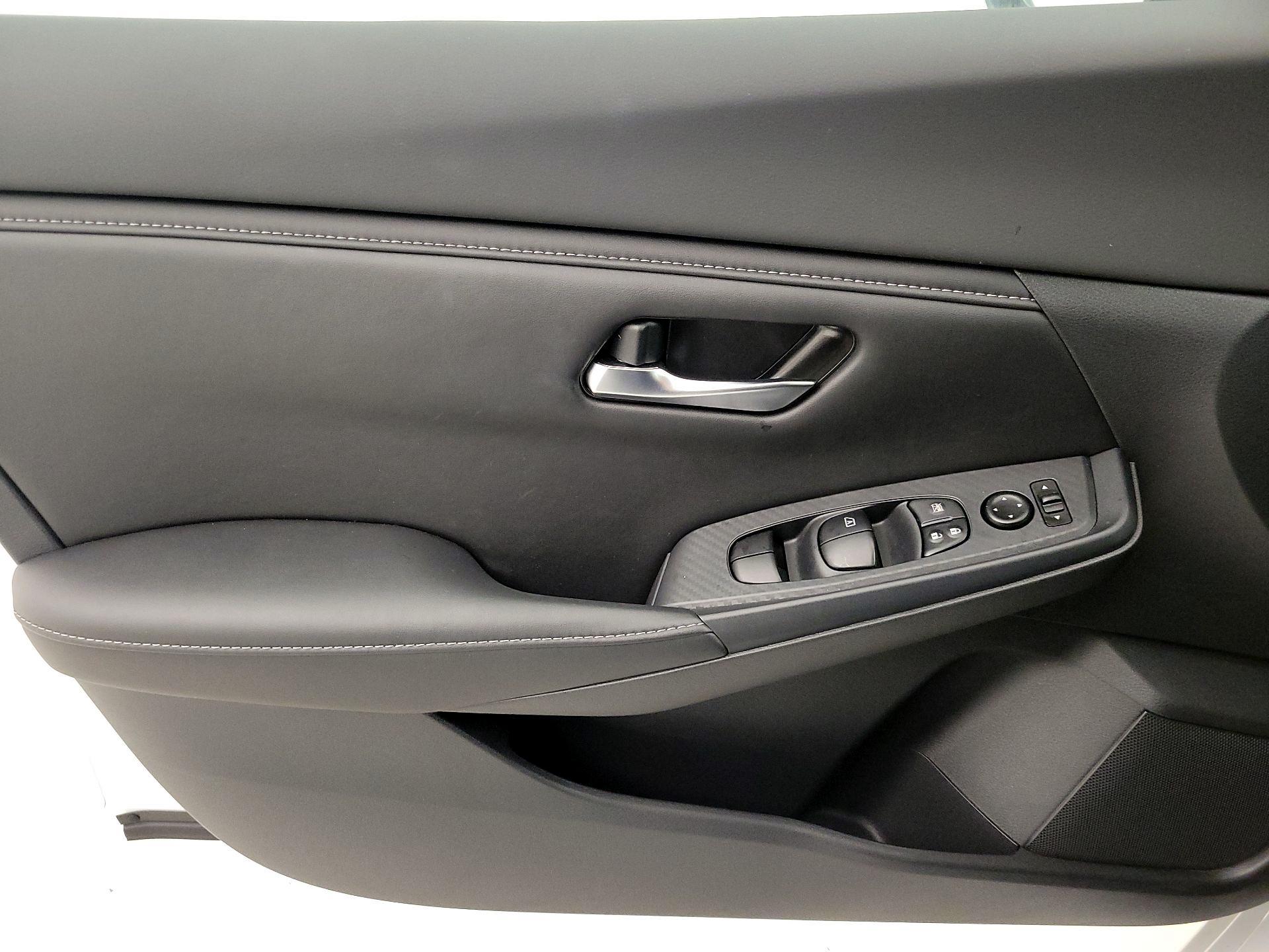 Thumbnail: 2022 Nissan Sentra - 12