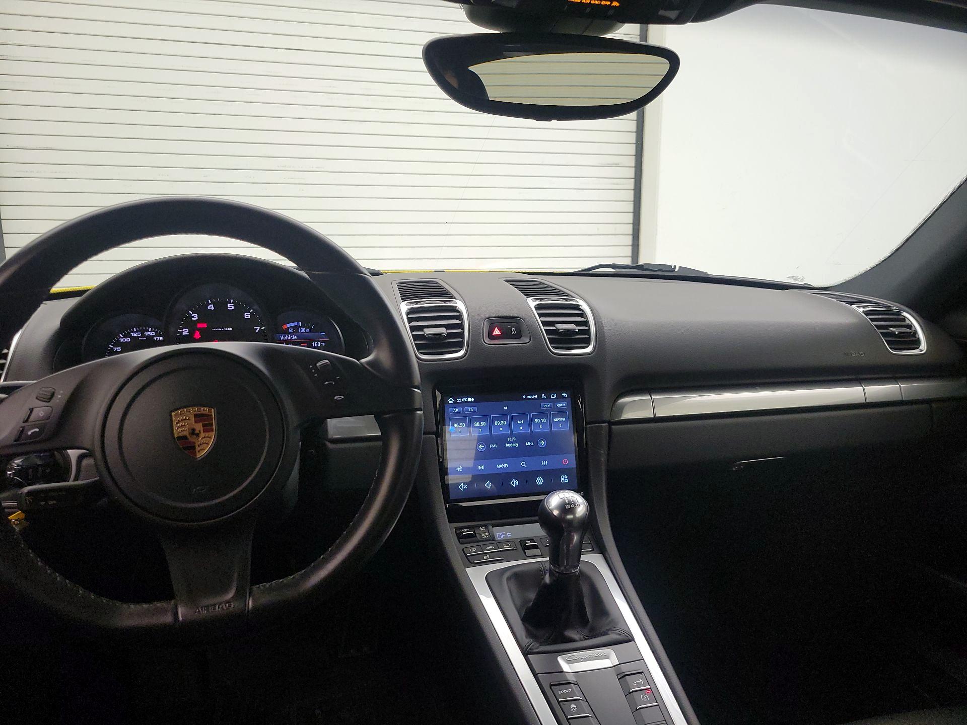 Thumbnail: 2016 Porsche Cayman - 9