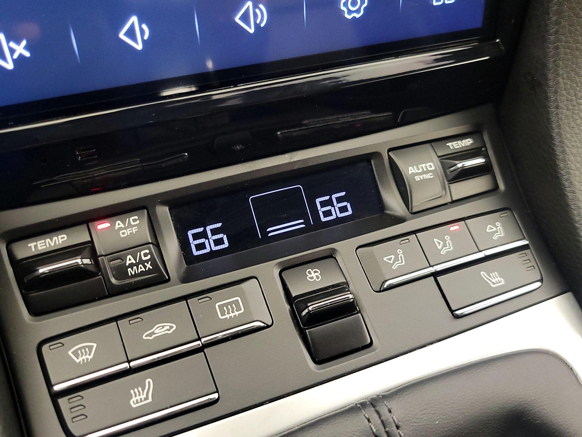 Thumbnail: 2016 Porsche Cayman - 15