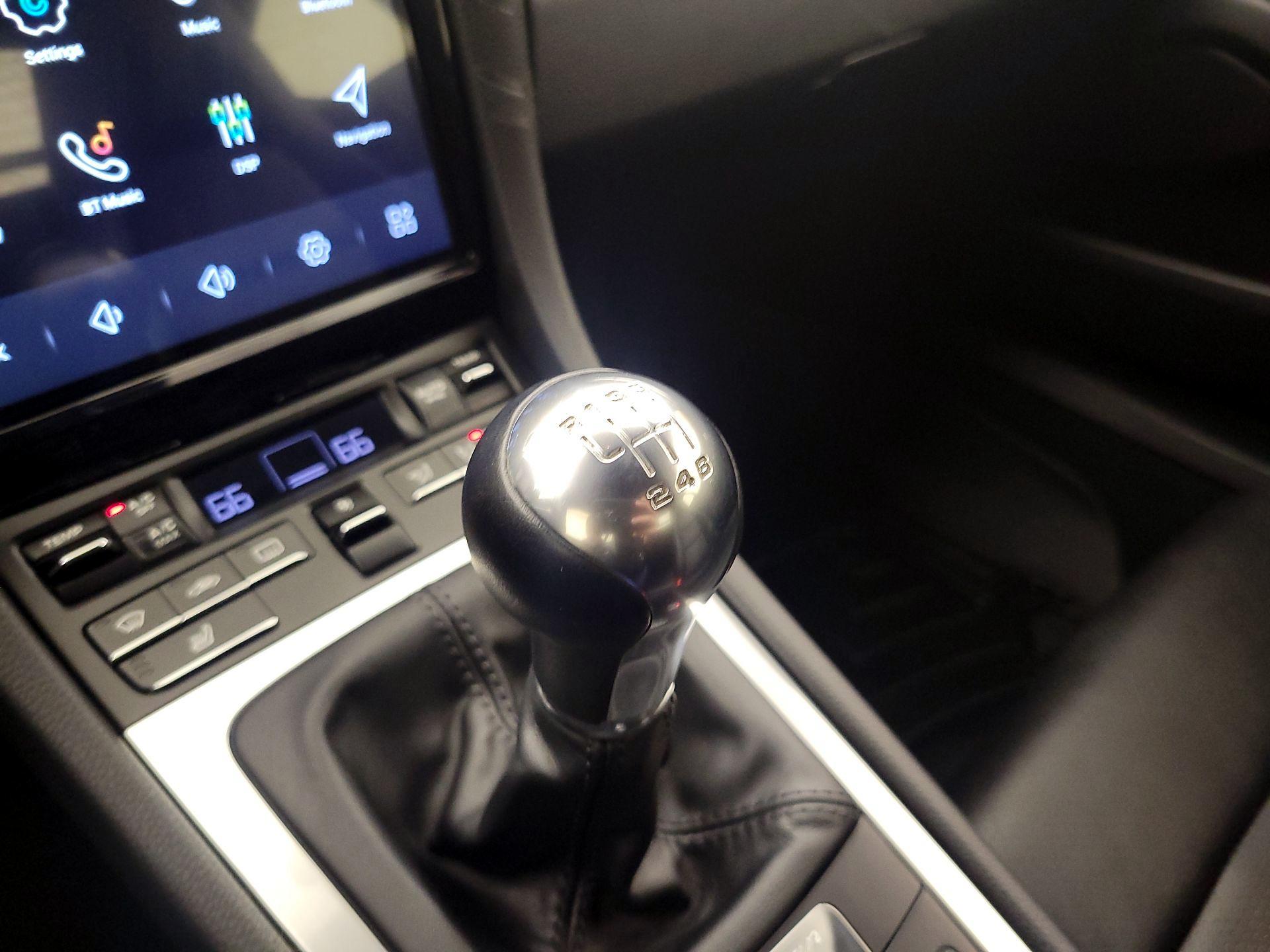 Thumbnail: 2016 Porsche Cayman - 16