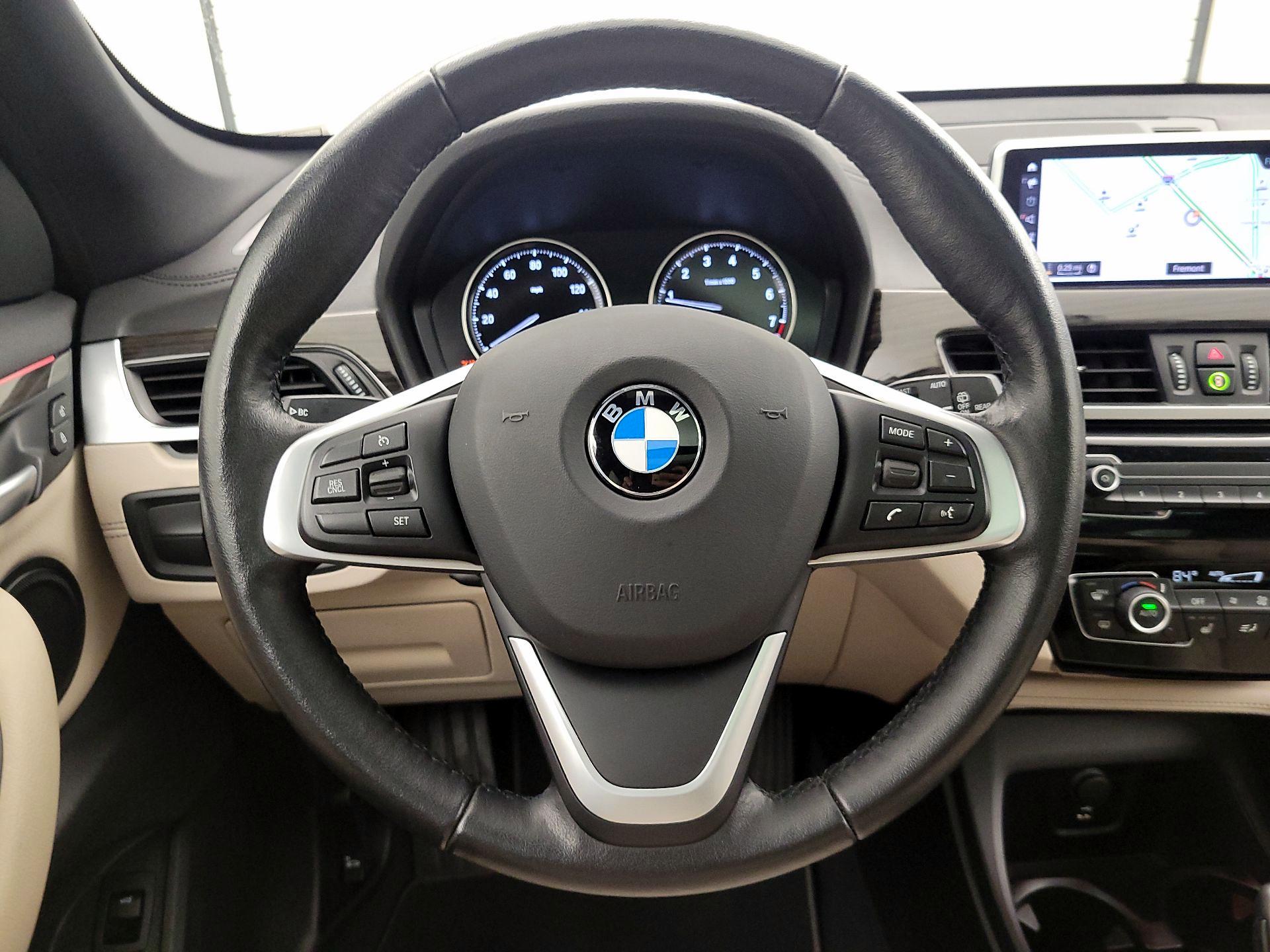 Thumbnail: 2022 BMW X1 - 10