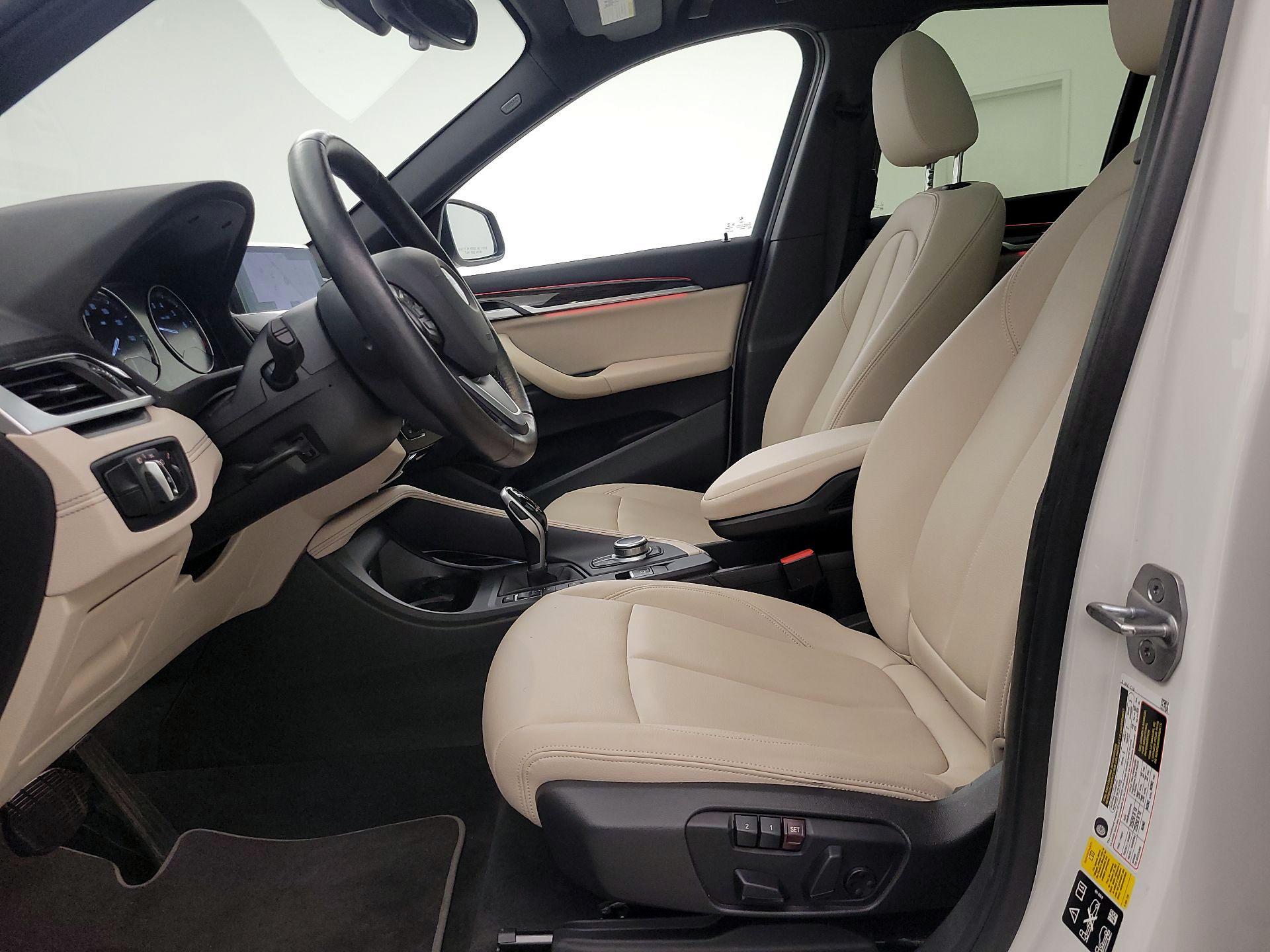 Thumbnail: 2022 BMW X1 - 11