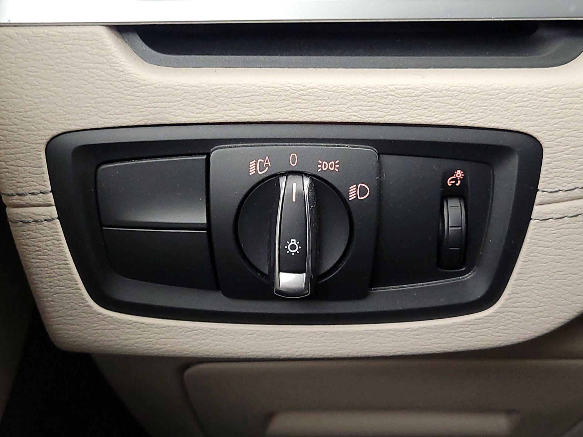 Thumbnail: 2022 BMW X1 - 13