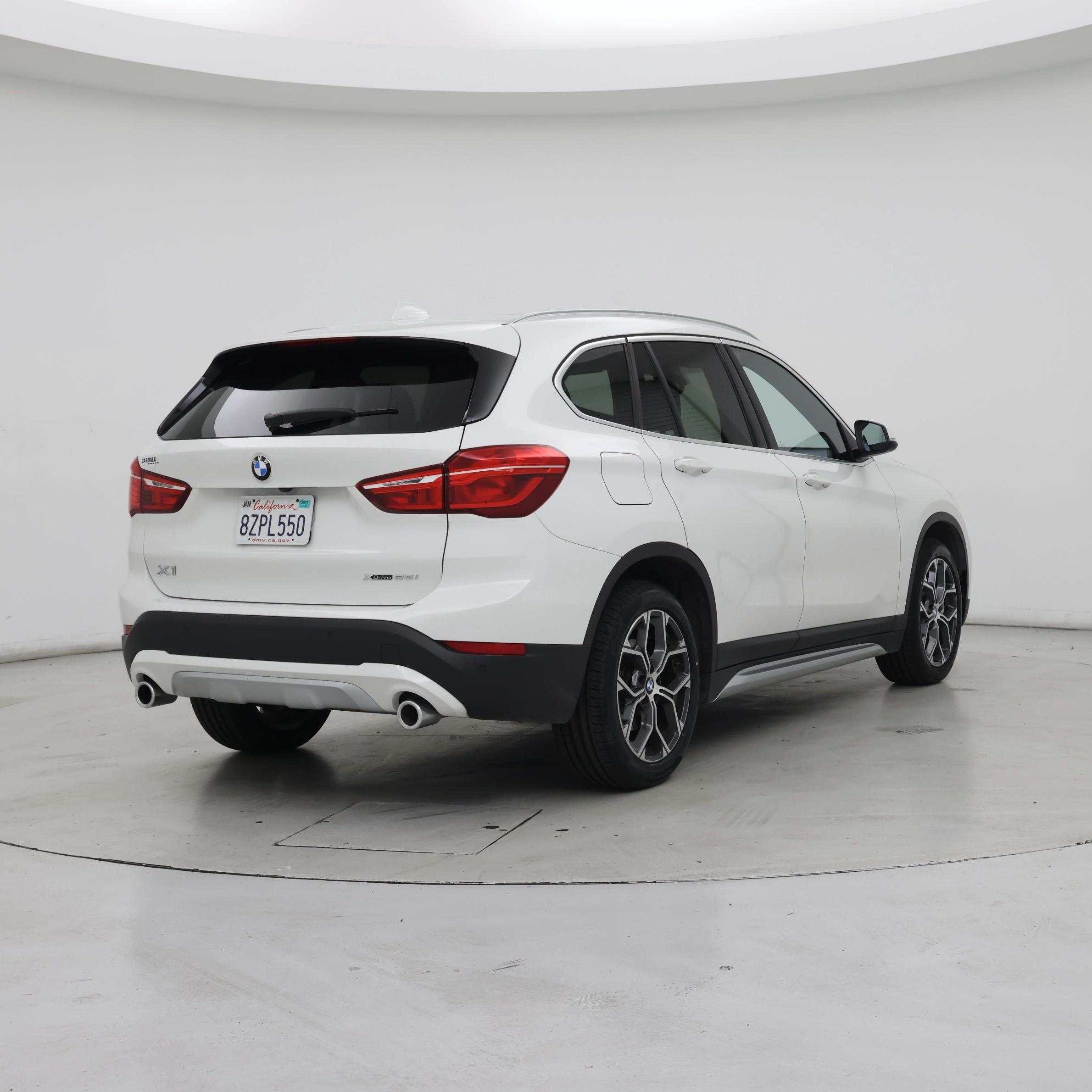 Thumbnail: 2022 BMW X1 - 8