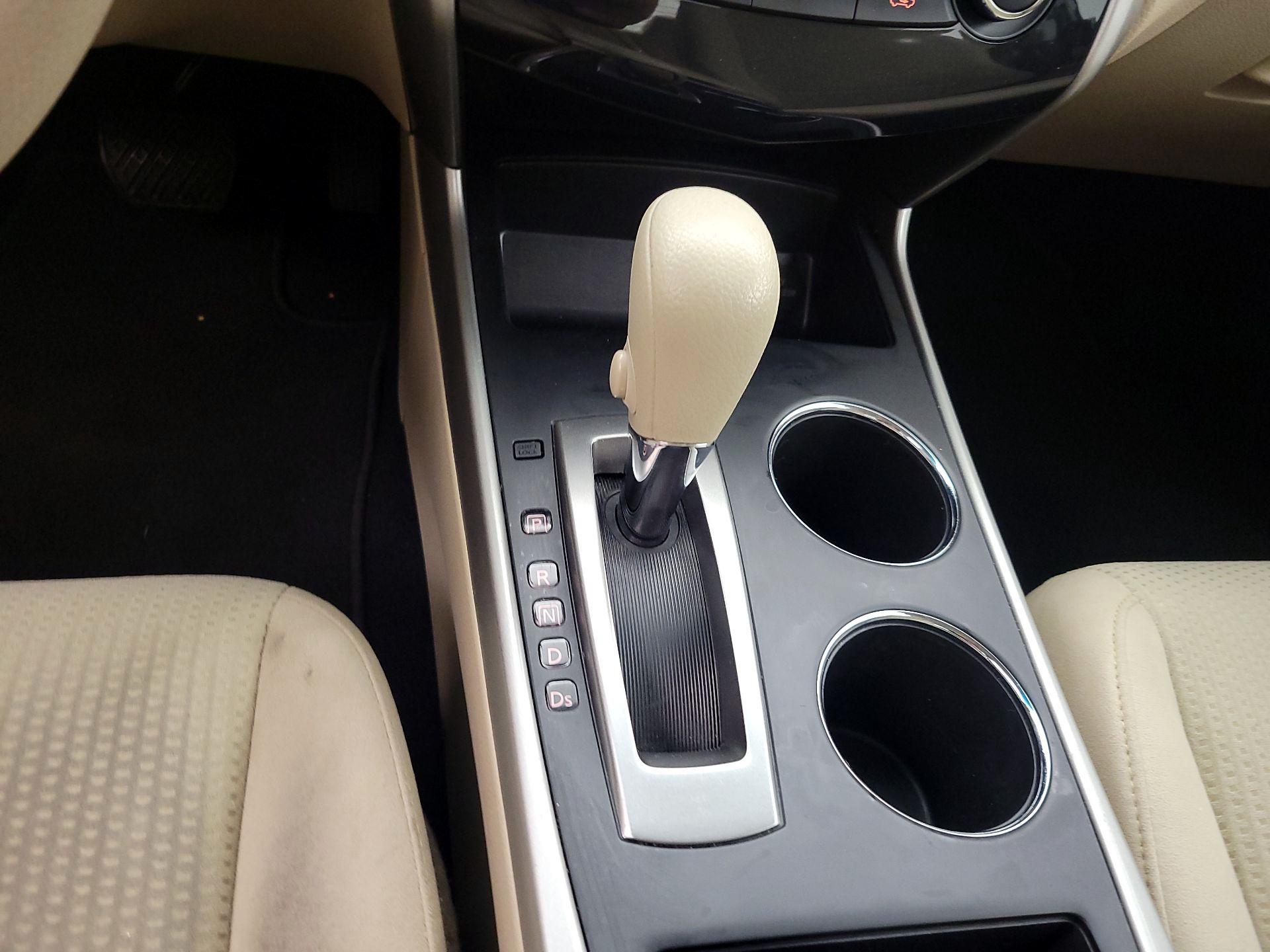 Thumbnail: 2015 Nissan Altima - 16