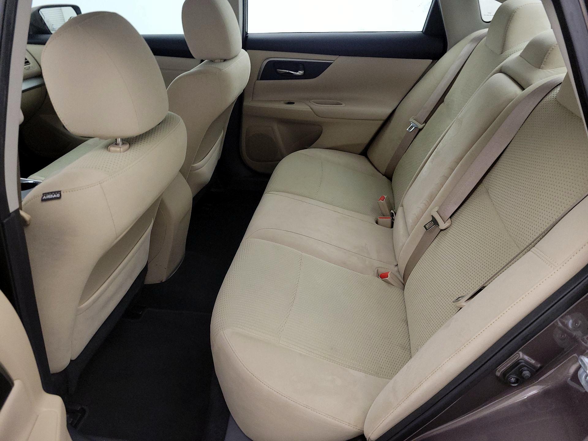 Thumbnail: 2015 Nissan Altima - 17