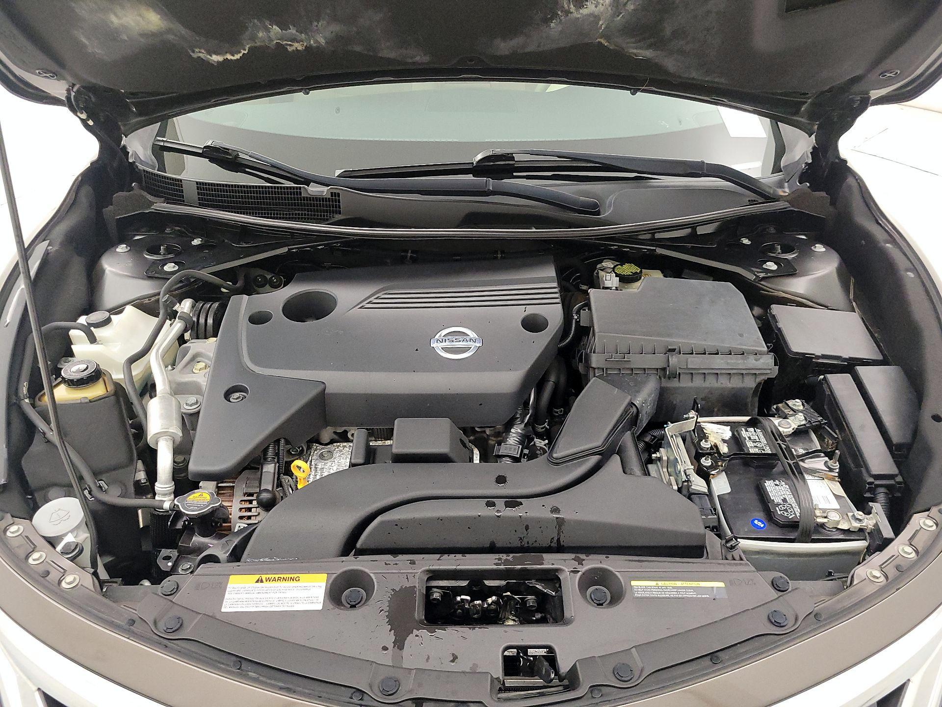 Thumbnail: 2015 Nissan Altima - 19