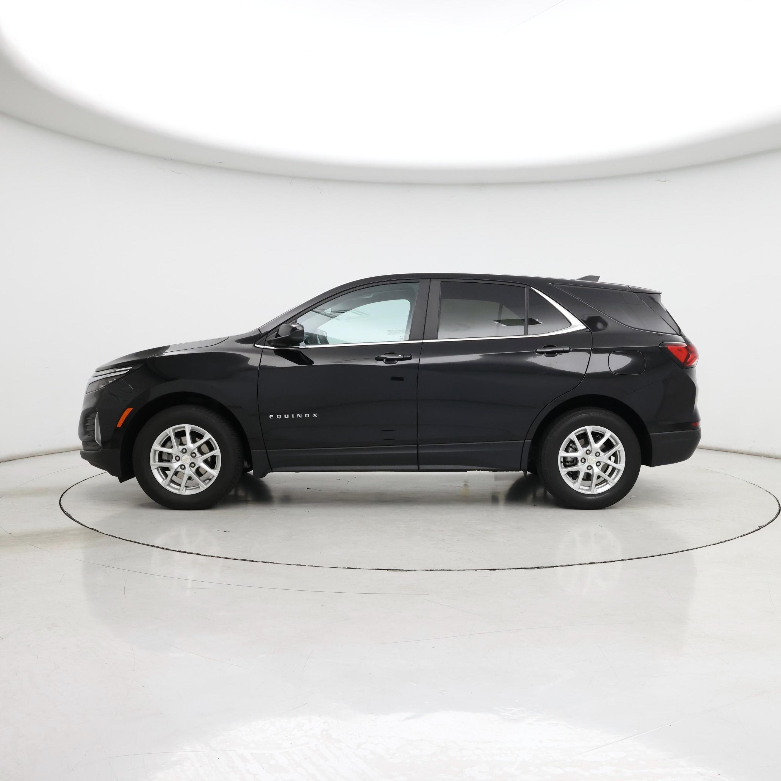 Thumbnail: 2023 Chevrolet Equinox - 3