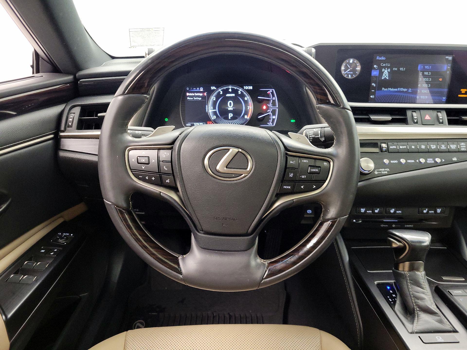 Thumbnail: 2021 Lexus ES - 10