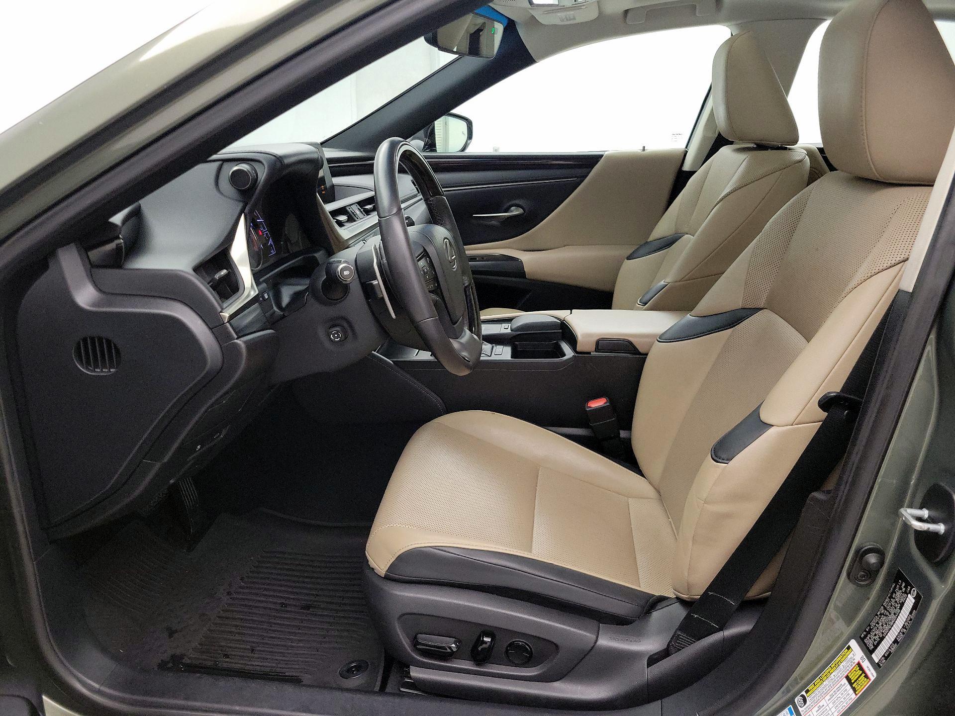 Thumbnail: 2021 Lexus ES - 11