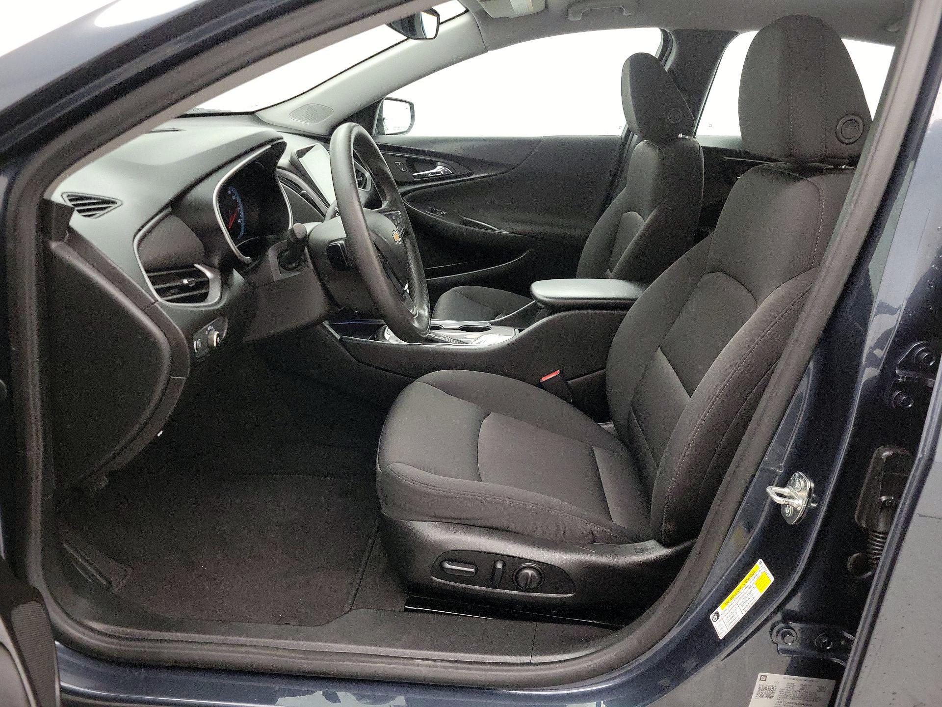 Thumbnail: 2020 Chevrolet Malibu - 11