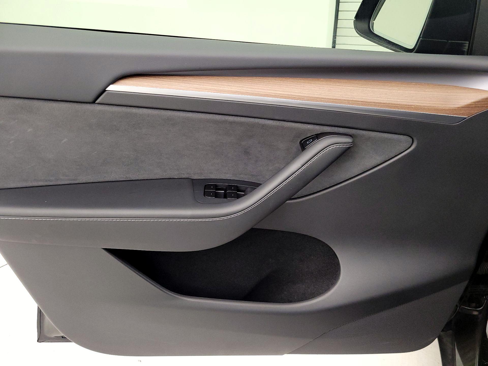 Thumbnail: 2025 Tesla Model Y - 12