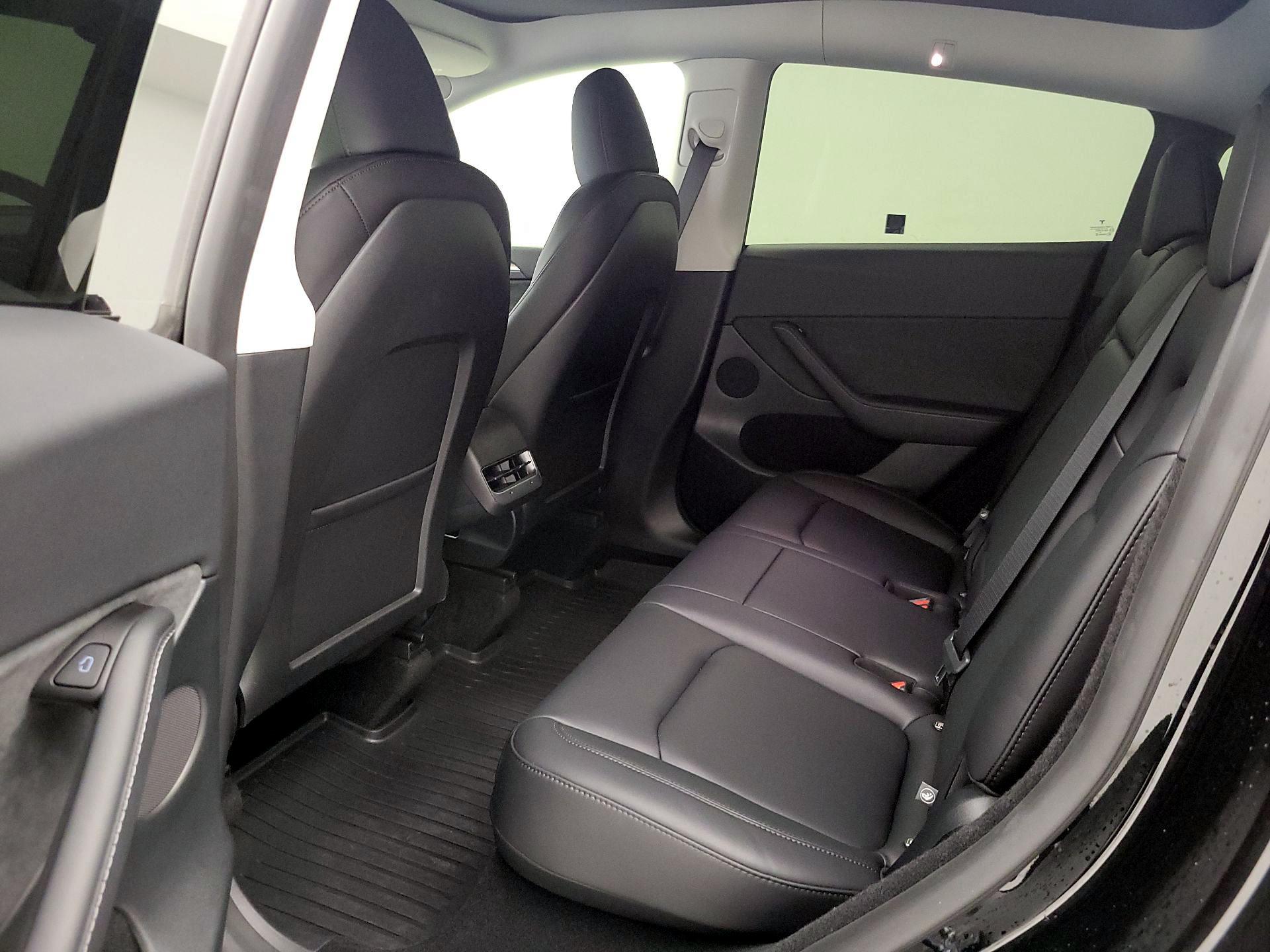 Thumbnail: 2025 Tesla Model Y - 19