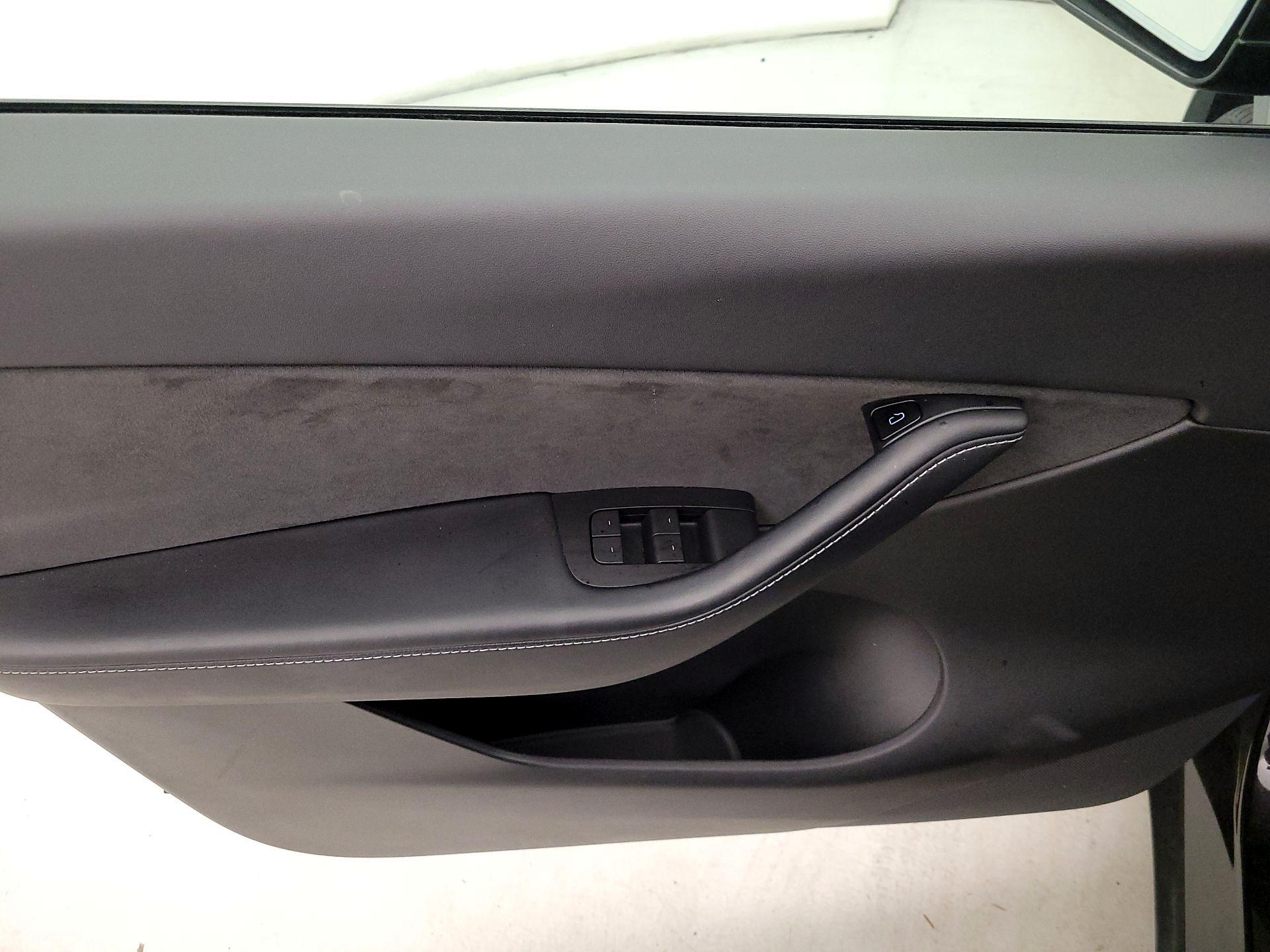 Thumbnail: 2021 Tesla Model Y - 12