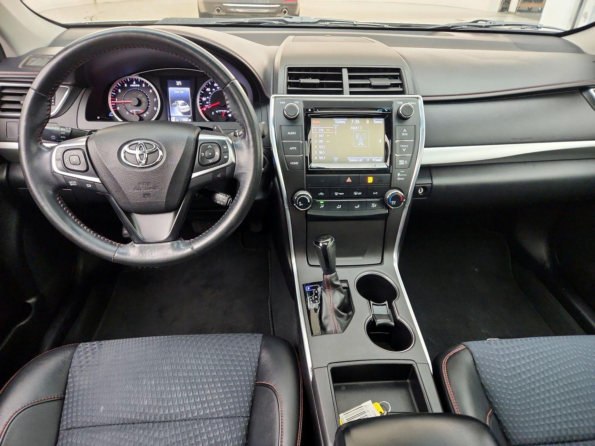 Thumbnail: 2015 Toyota Camry - 9