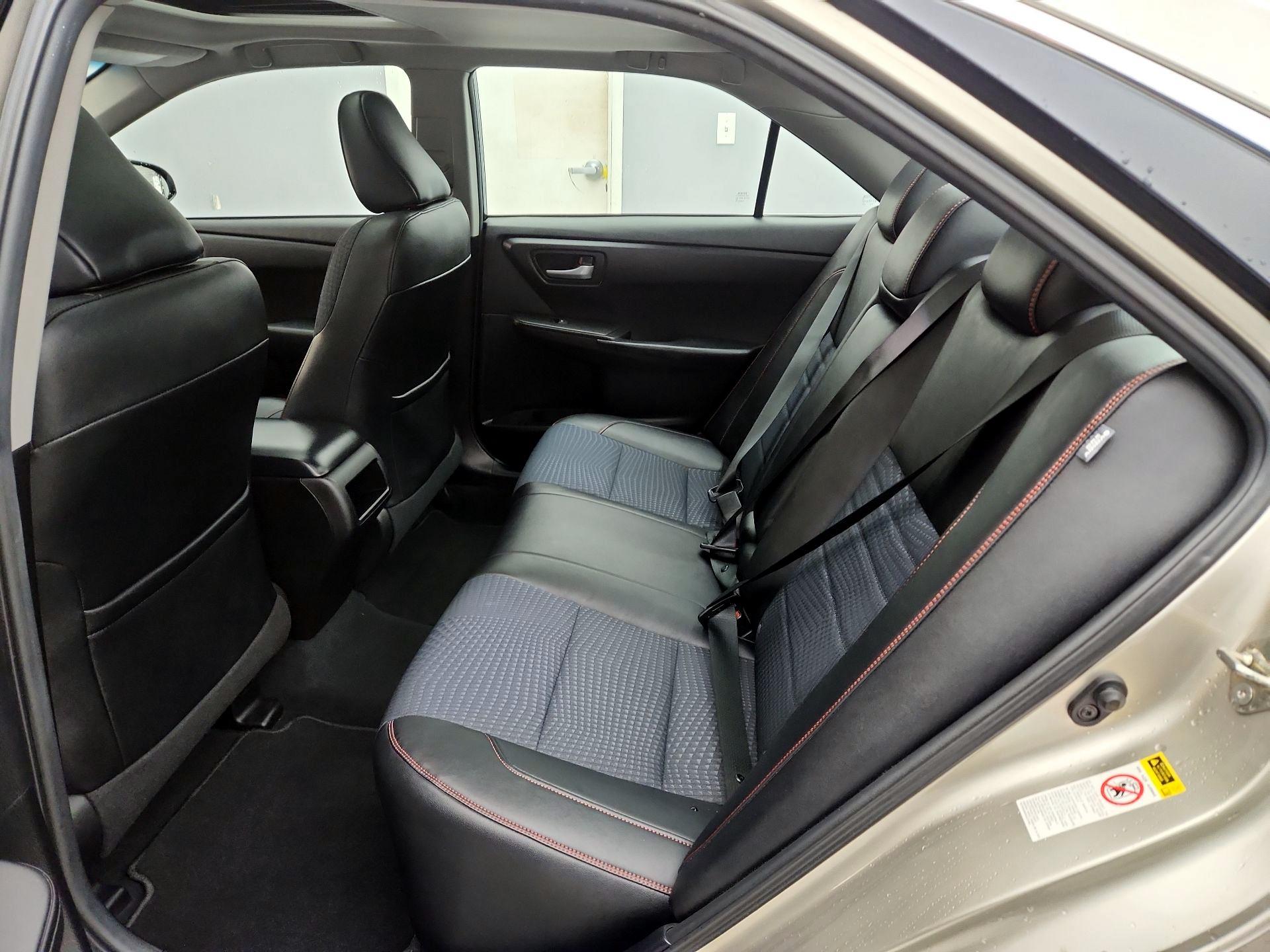 Thumbnail: 2015 Toyota Camry - 20