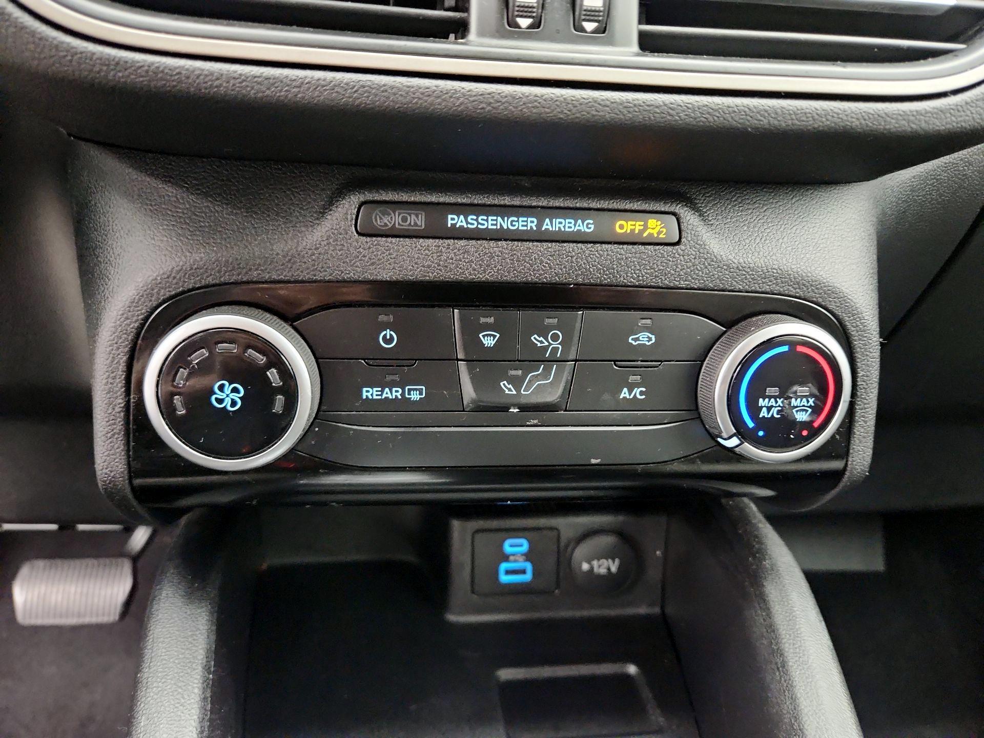 Thumbnail: 2022 Ford Escape - 16