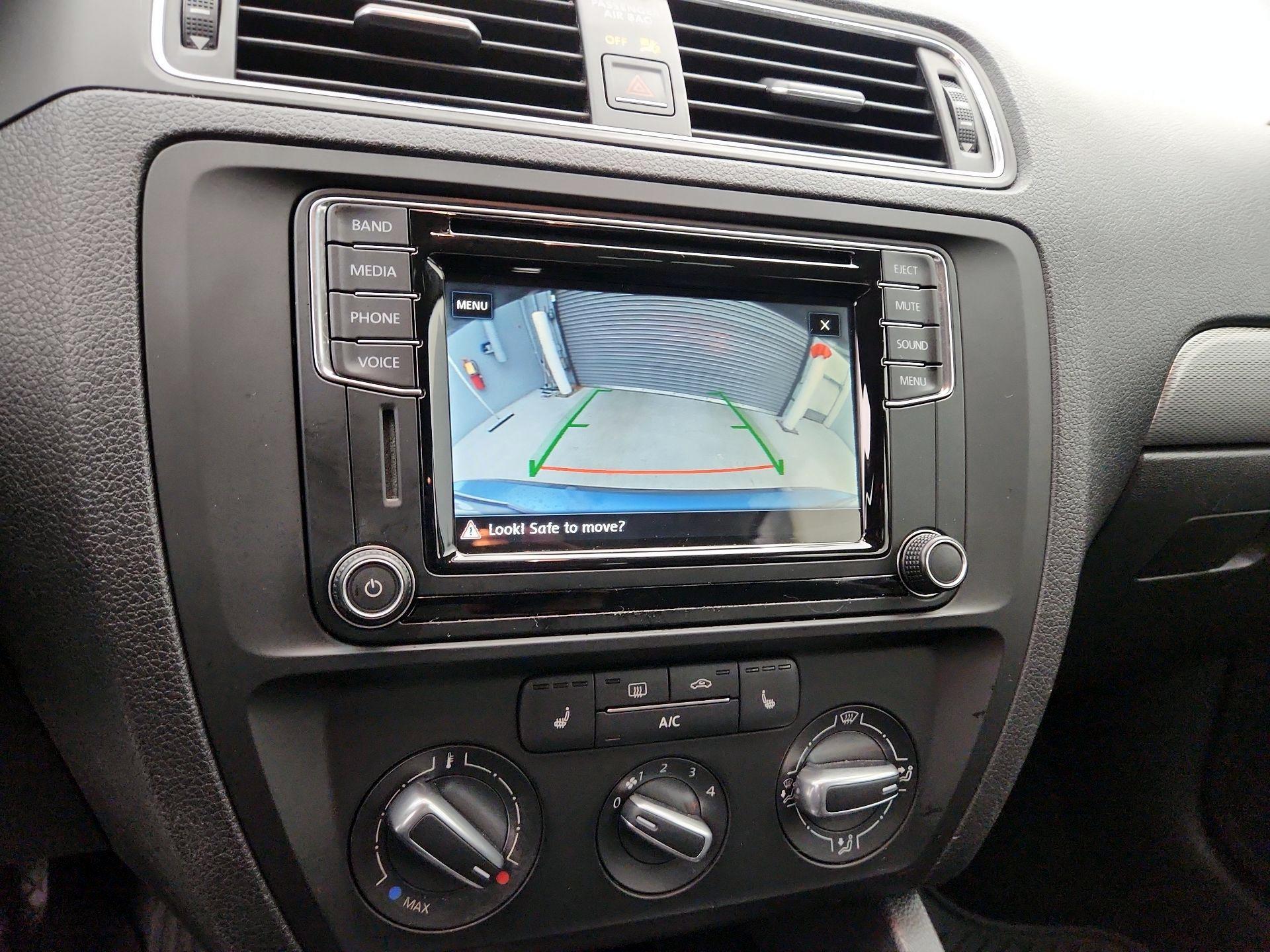 Thumbnail: 2017 Volkswagen Jetta - 14