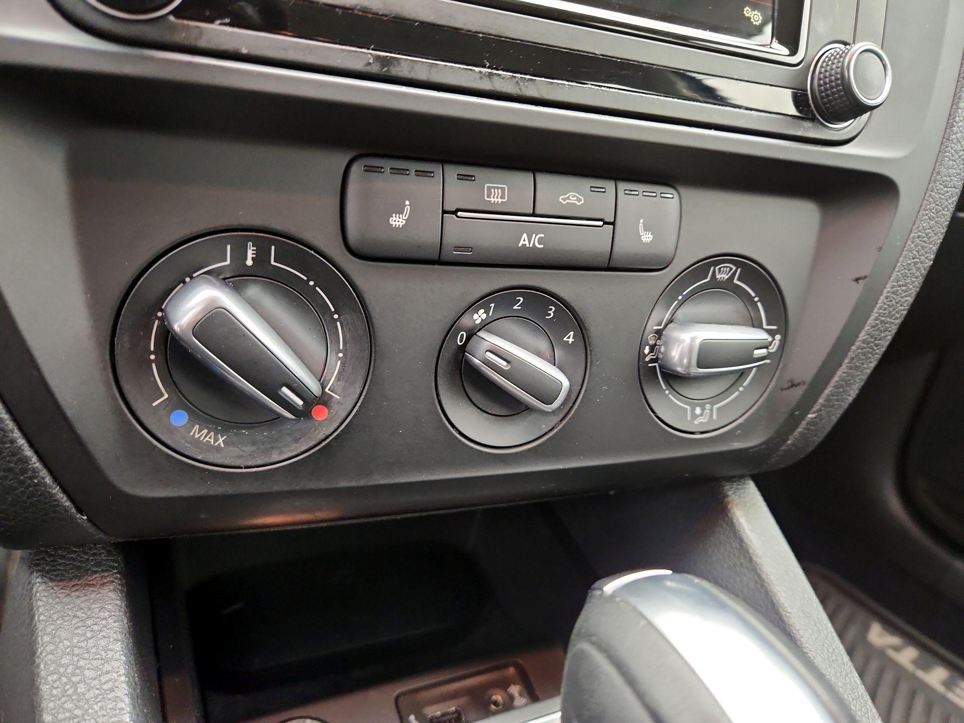 Thumbnail: 2017 Volkswagen Jetta - 16