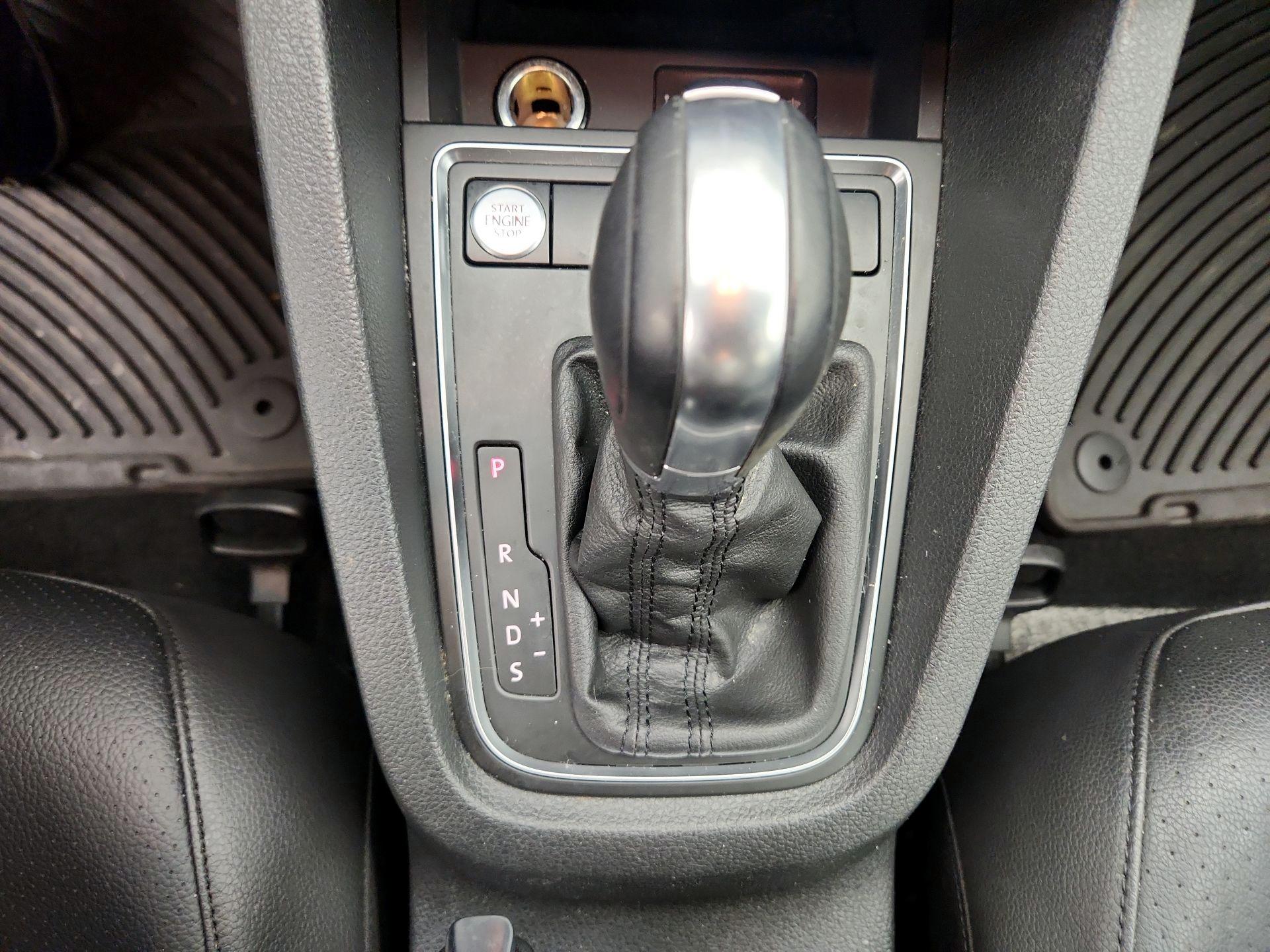 Thumbnail: 2017 Volkswagen Jetta - 17