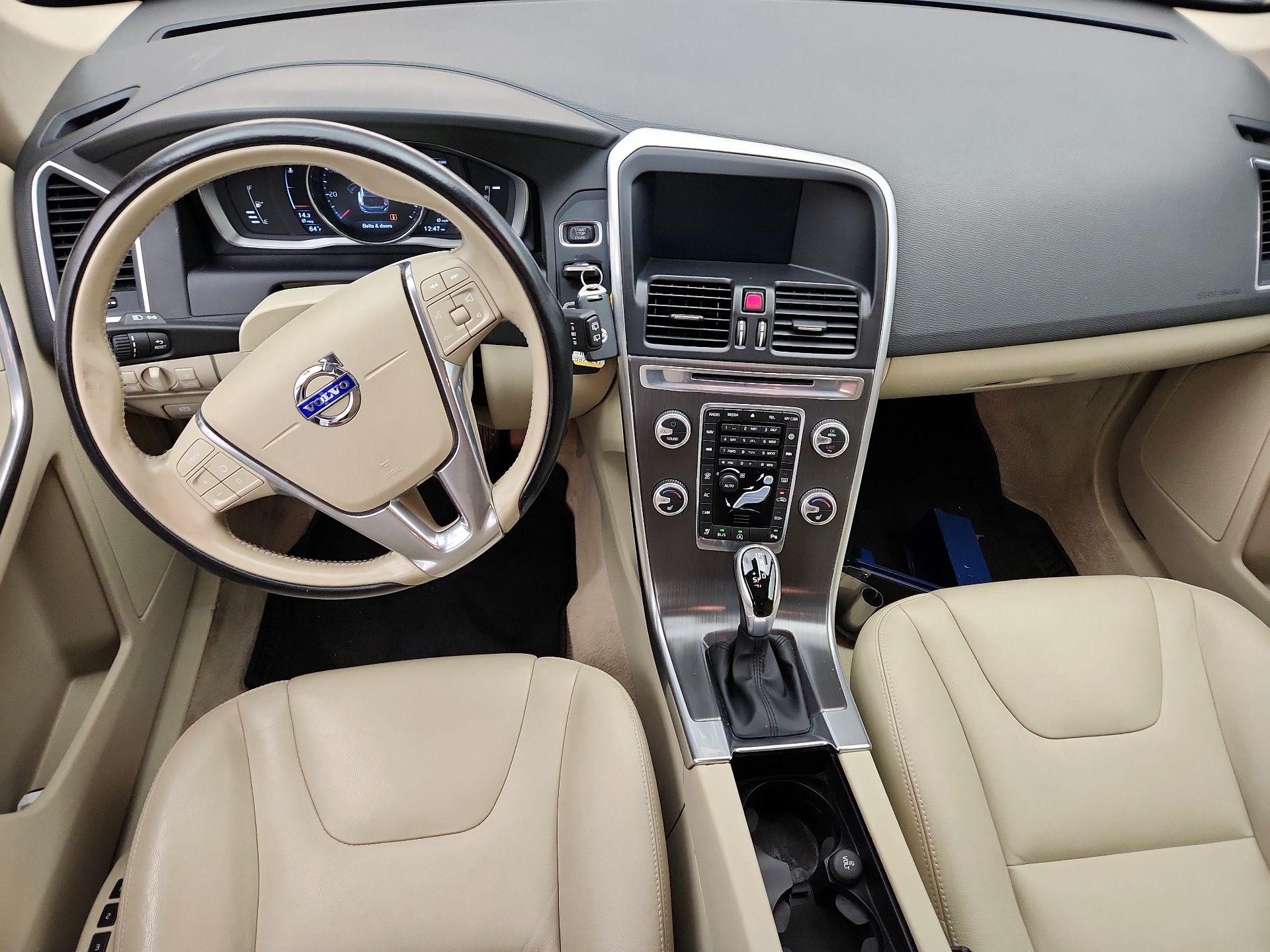 Thumbnail: 2016 Volvo XC60 - 9