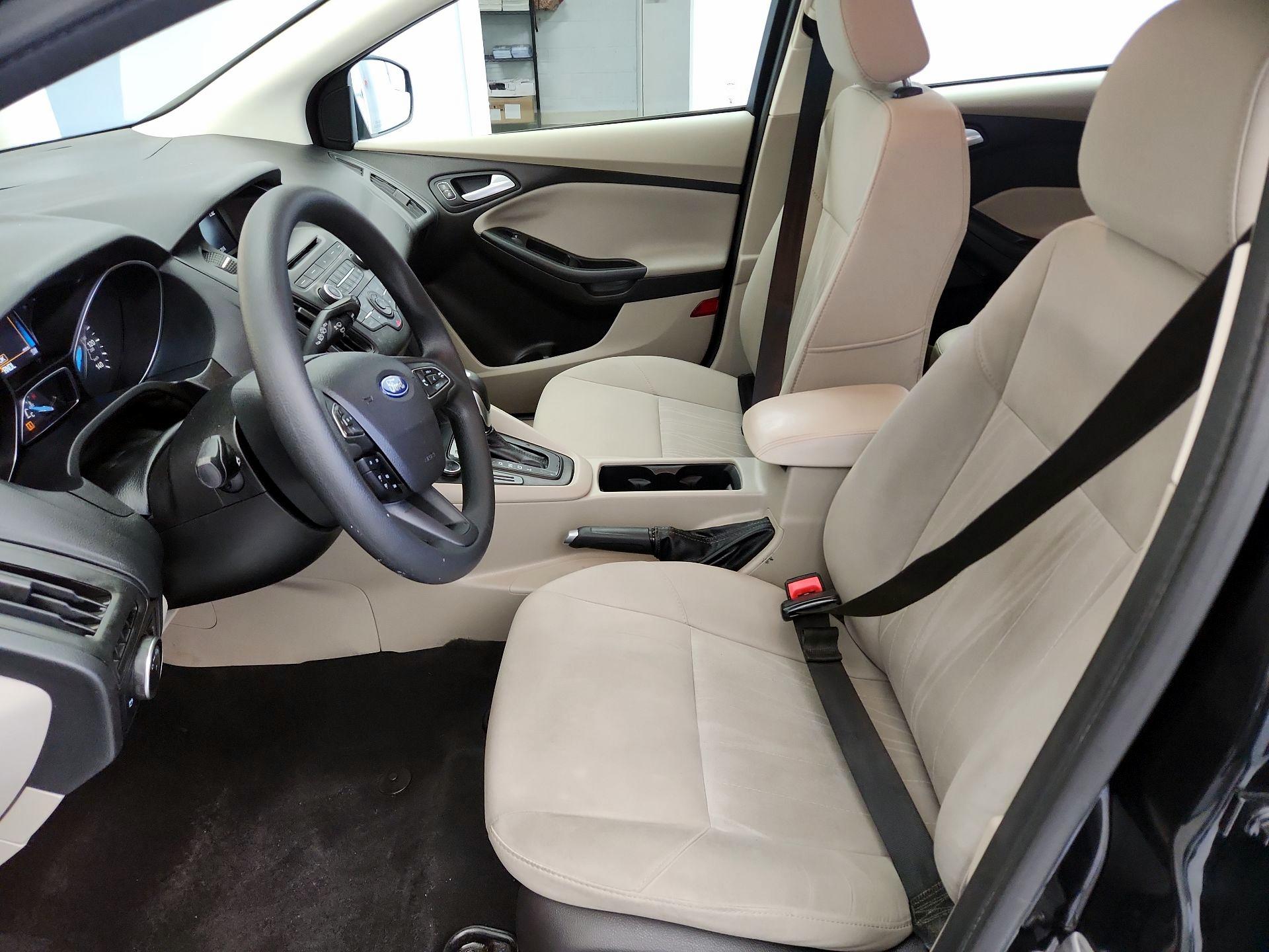 Thumbnail: 2016 Ford Focus - 11