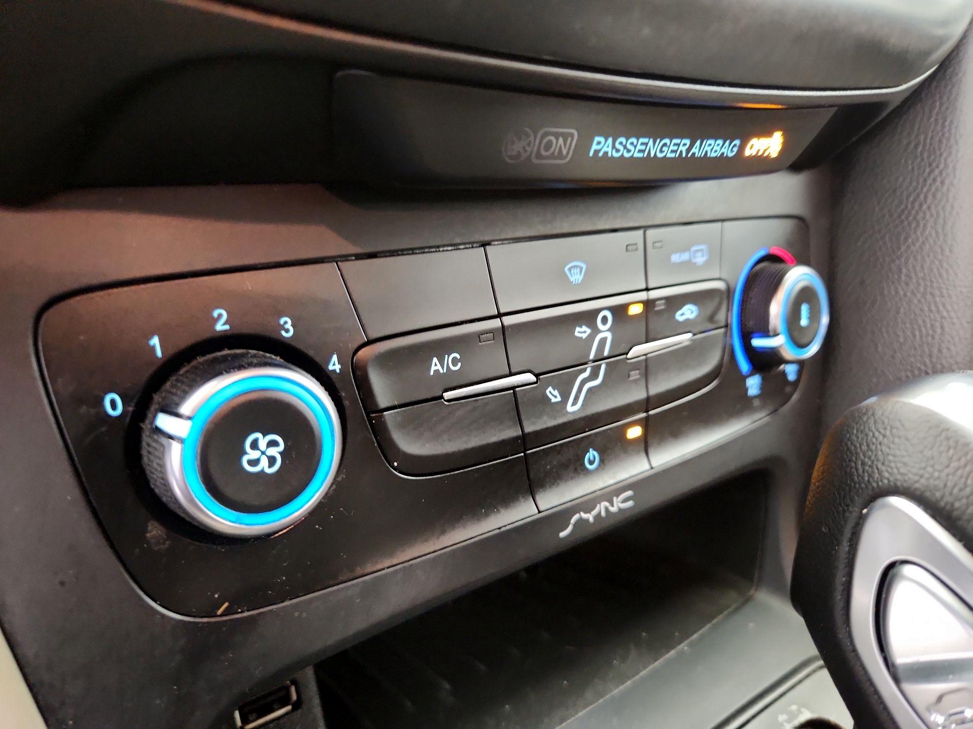 Thumbnail: 2016 Ford Focus - 16