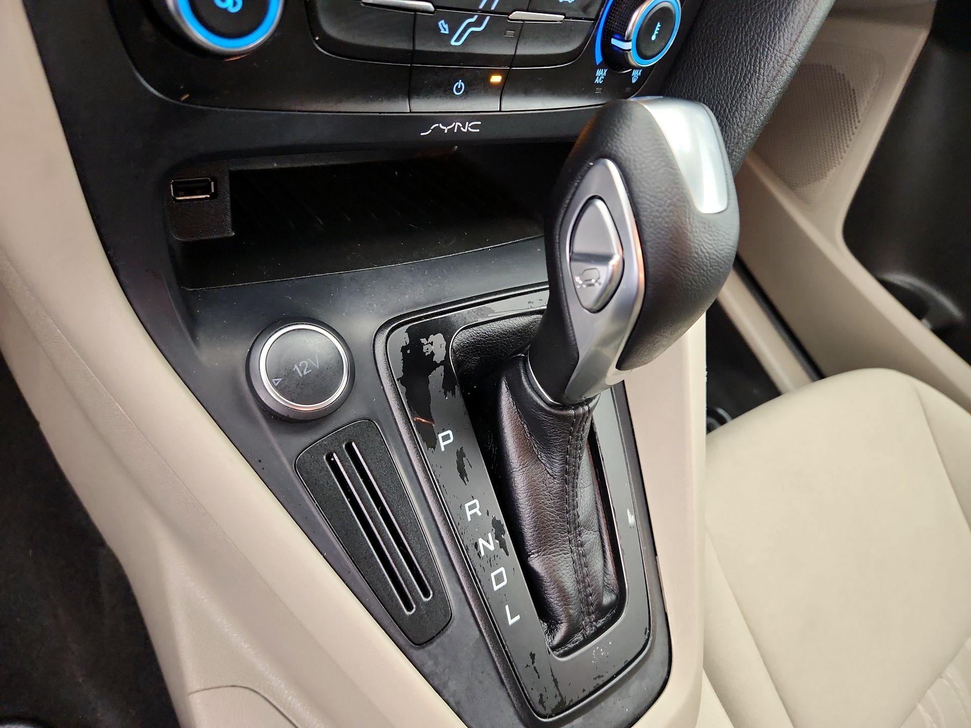 Thumbnail: 2016 Ford Focus - 17