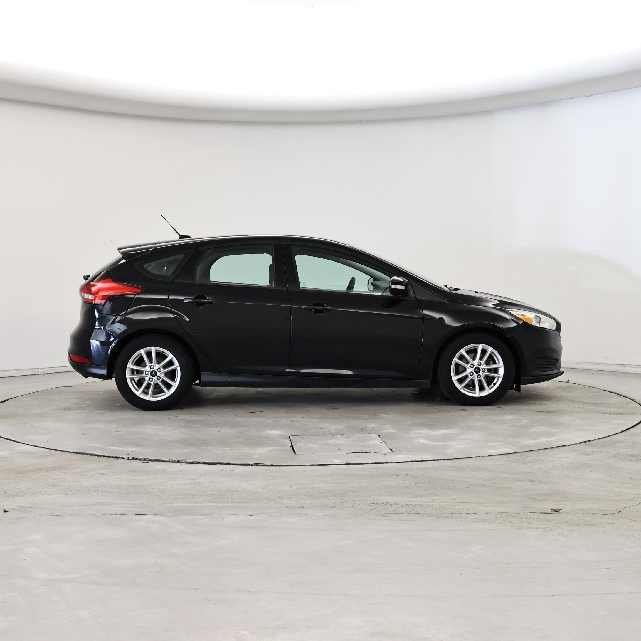 Thumbnail: 2016 Ford Focus - 7