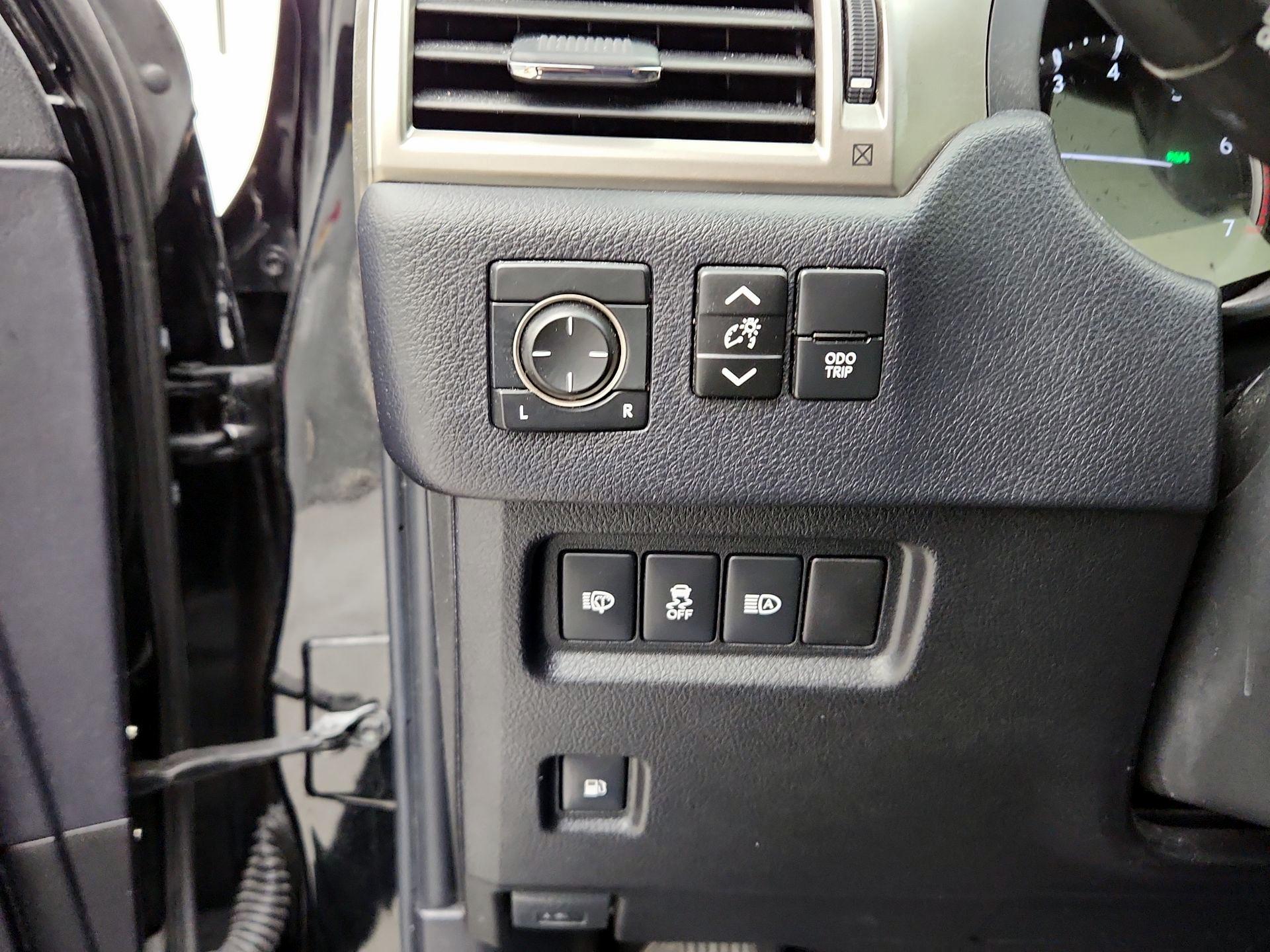 Thumbnail: 2020 Lexus GX - 13