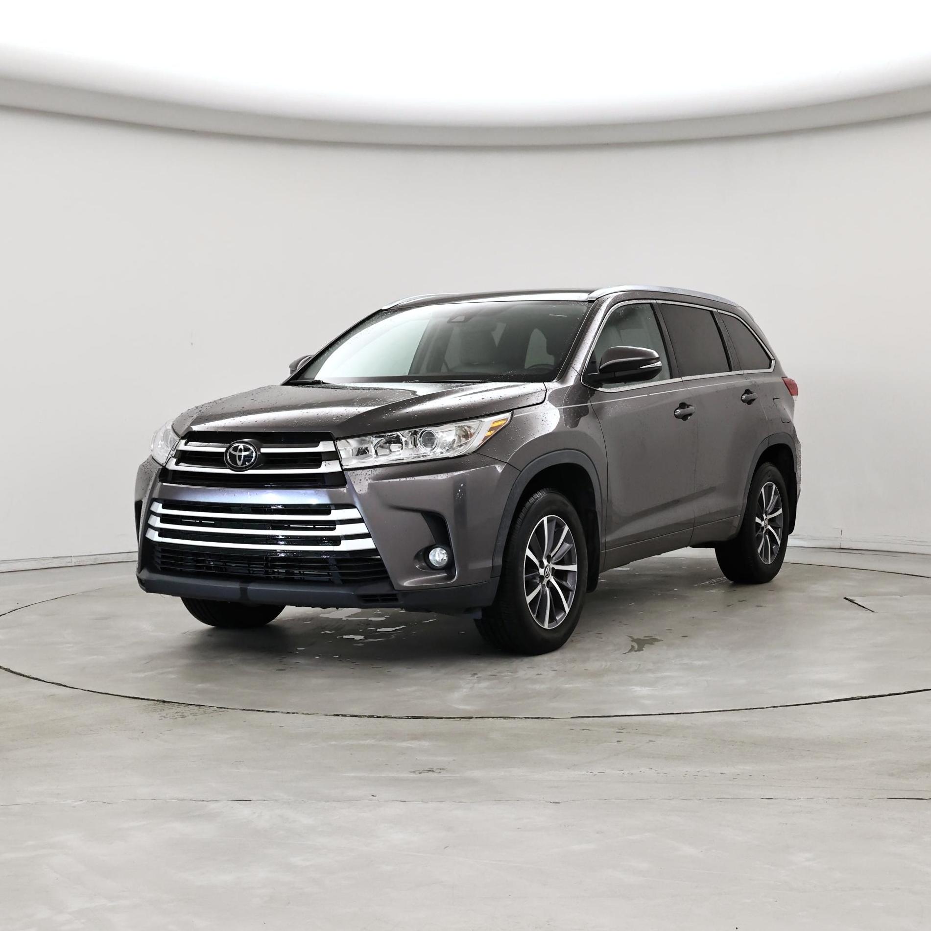 Thumbnail: 2017 Toyota Highlander - 4
