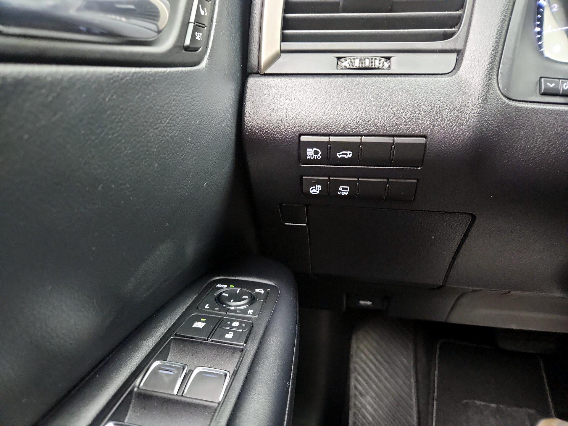 Thumbnail: 2022 Lexus RX - 13