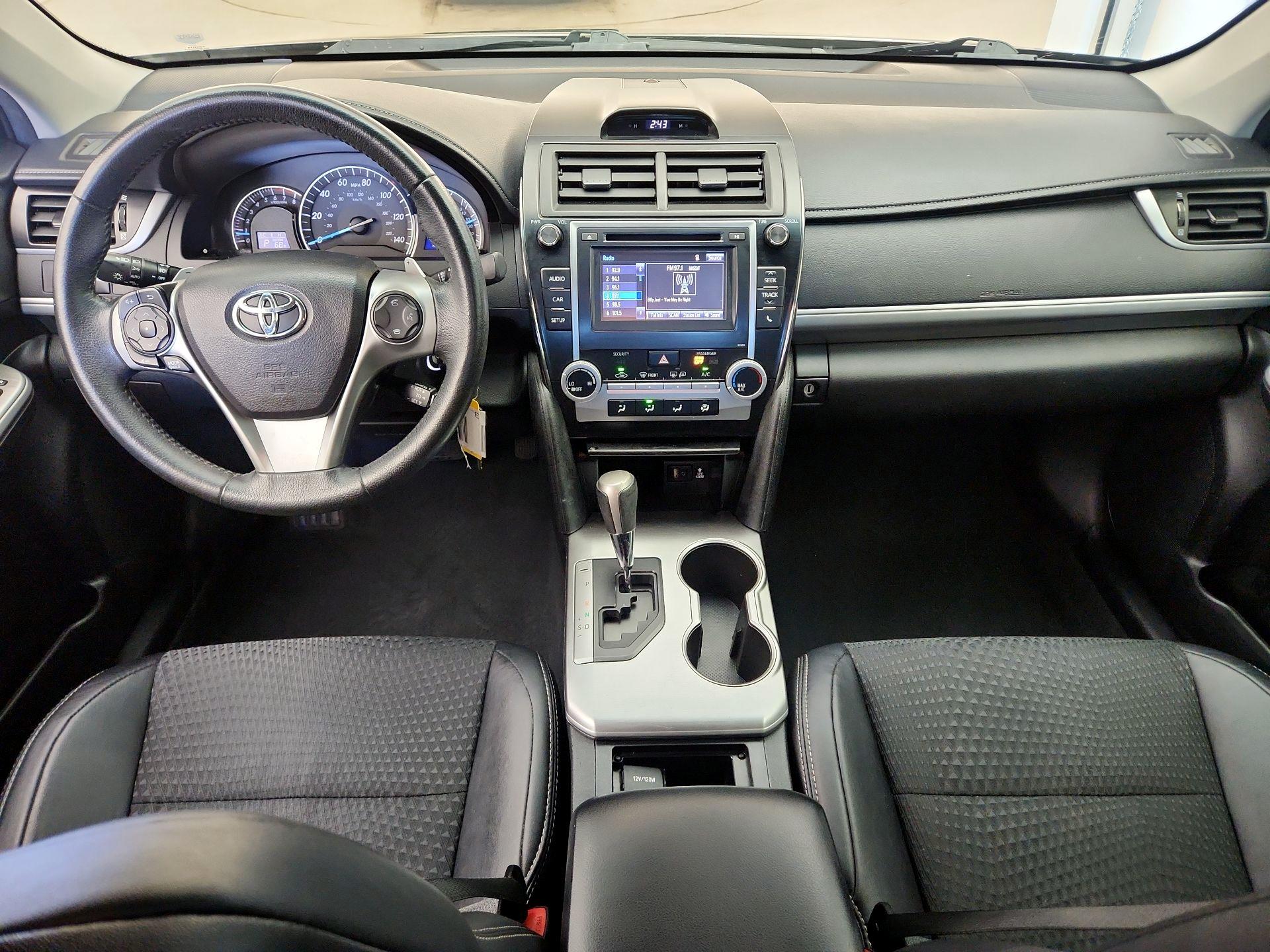 Thumbnail: 2014 Toyota Camry - 9