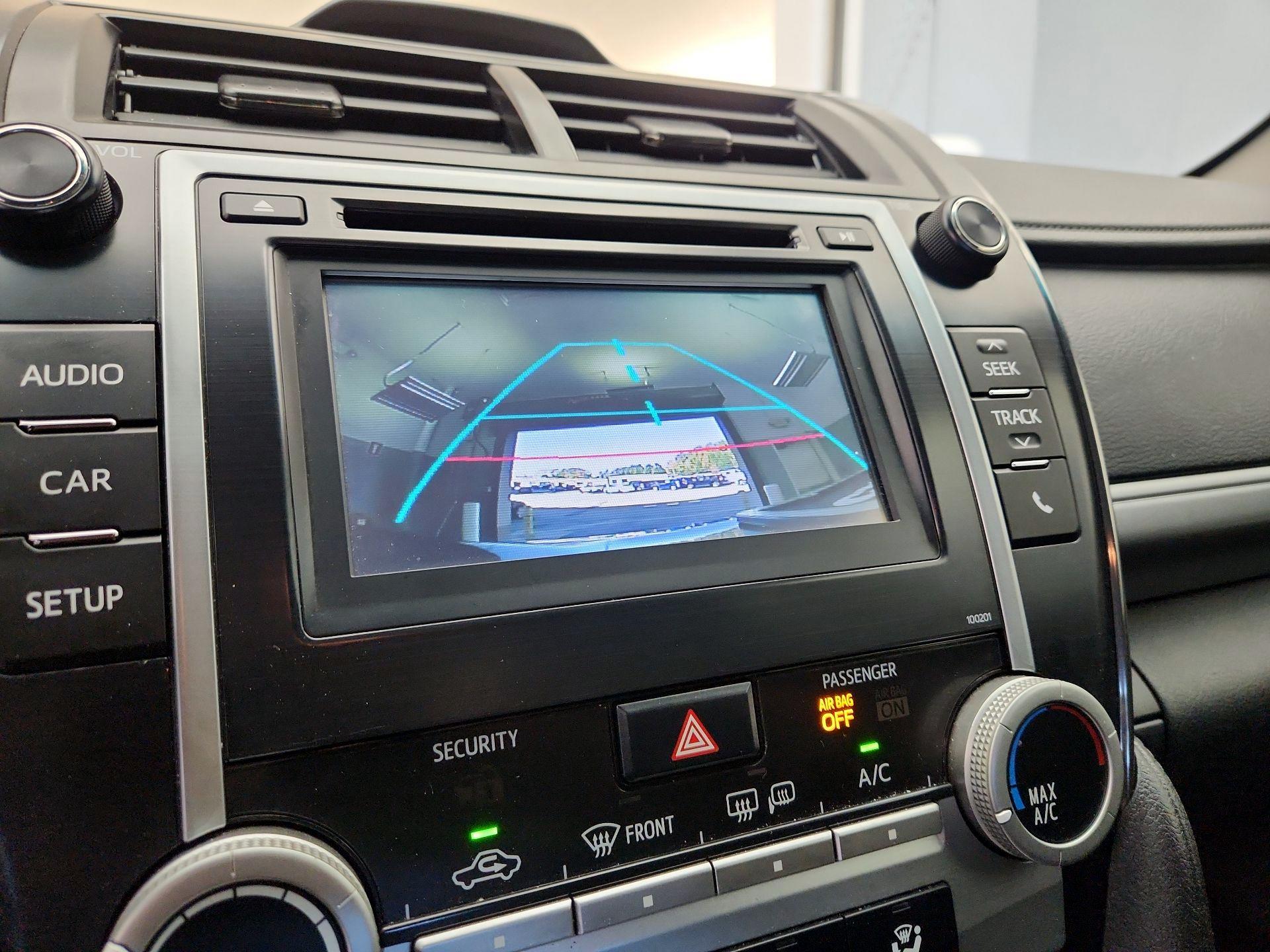 Thumbnail: 2014 Toyota Camry - 14